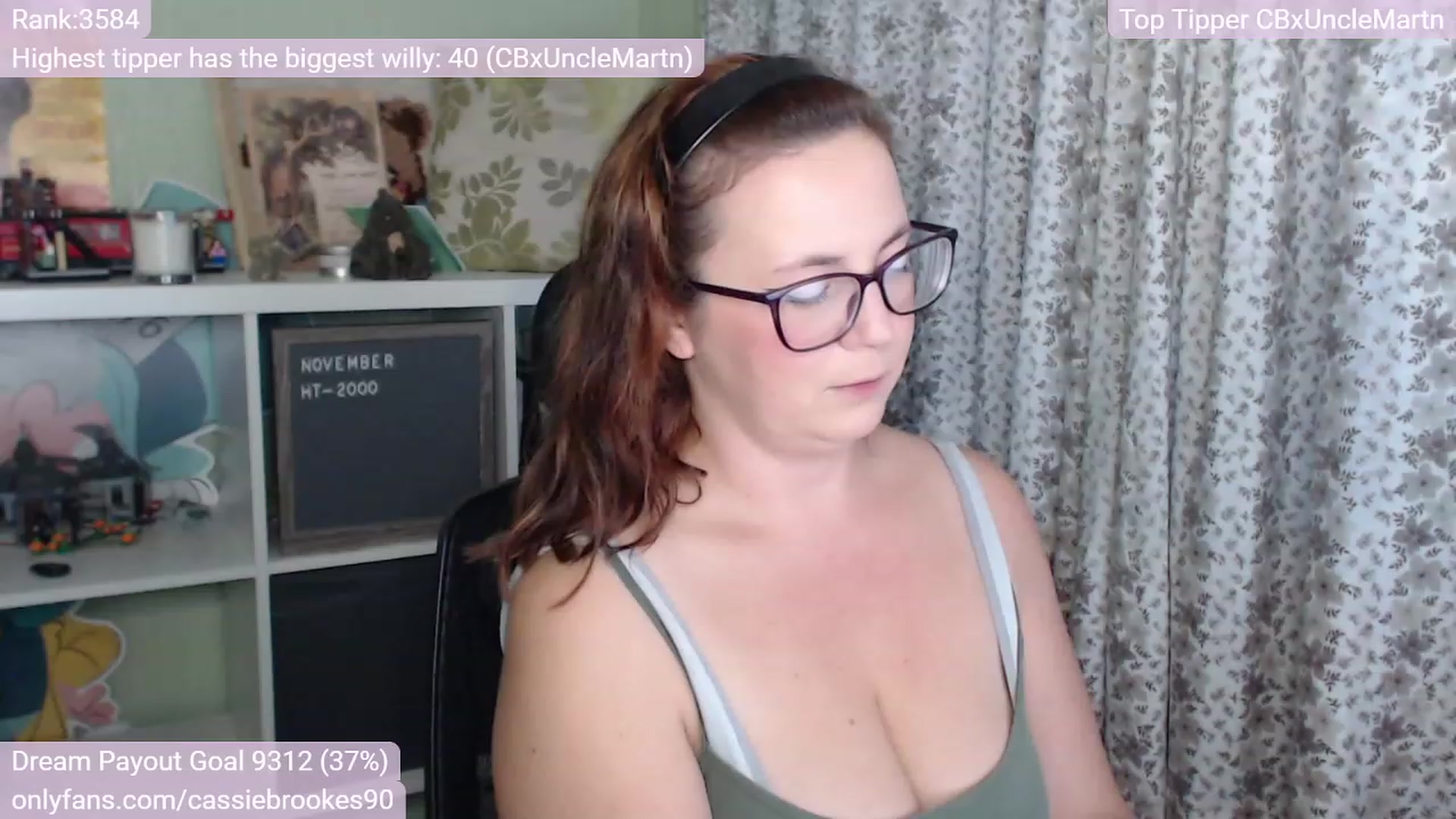 Gallery image thumbnail from CassieBrookes's myfreecams stream on, 11/24/2022, 16:26 image 15 of 20