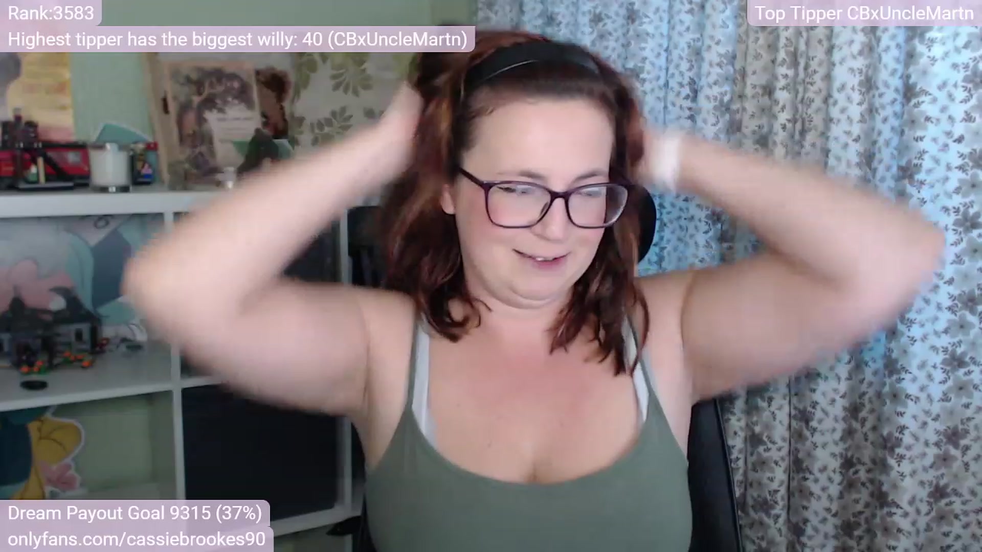 Gallery image thumbnail from CassieBrookes's myfreecams stream on, 11/24/2022, 16:26 image 8 of 20