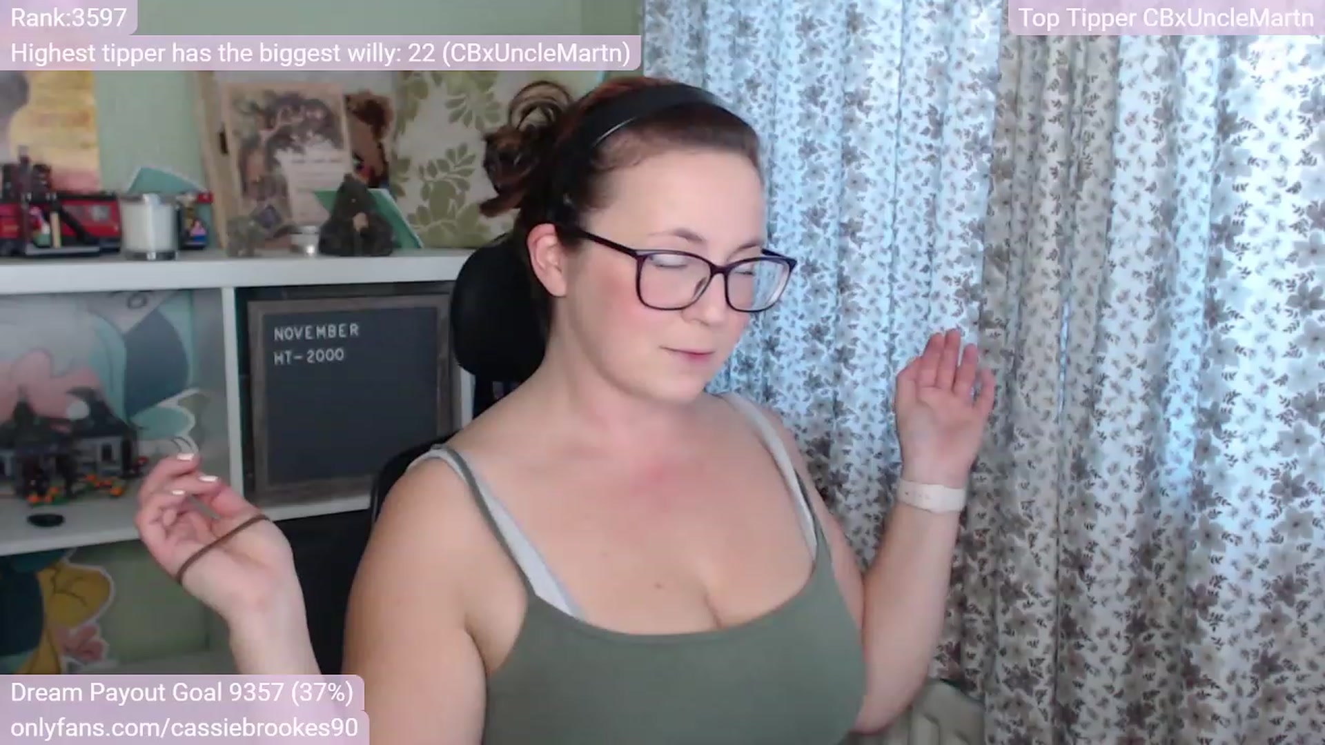 Gallery image thumbnail from CassieBrookes's myfreecams stream on, 11/24/2022, 16:26 image 3 of 20