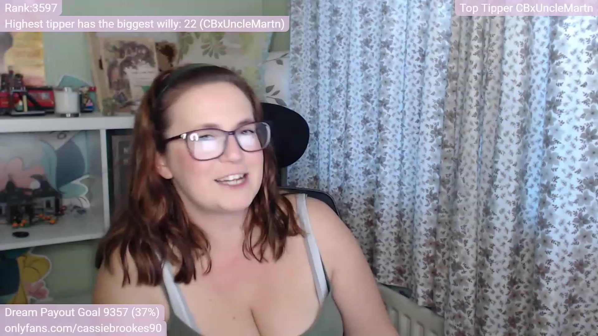 Gallery image thumbnail from CassieBrookes's myfreecams stream on, 11/24/2022, 16:26 image 6 of 20
