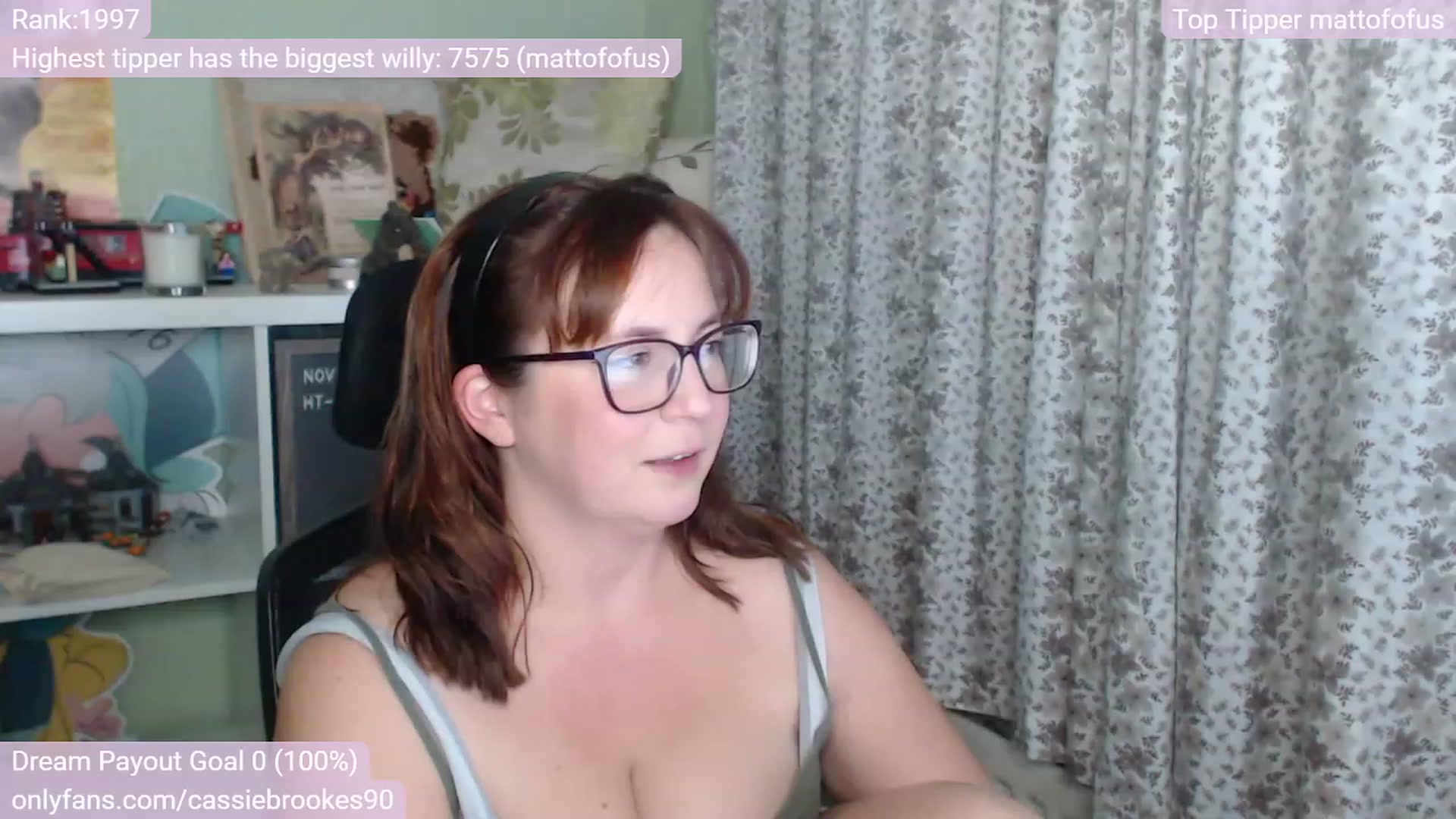Gallery image thumbnail from CassieBrookes's myfreecams stream on, 11/24/2022, 20:28 image 18 of 20