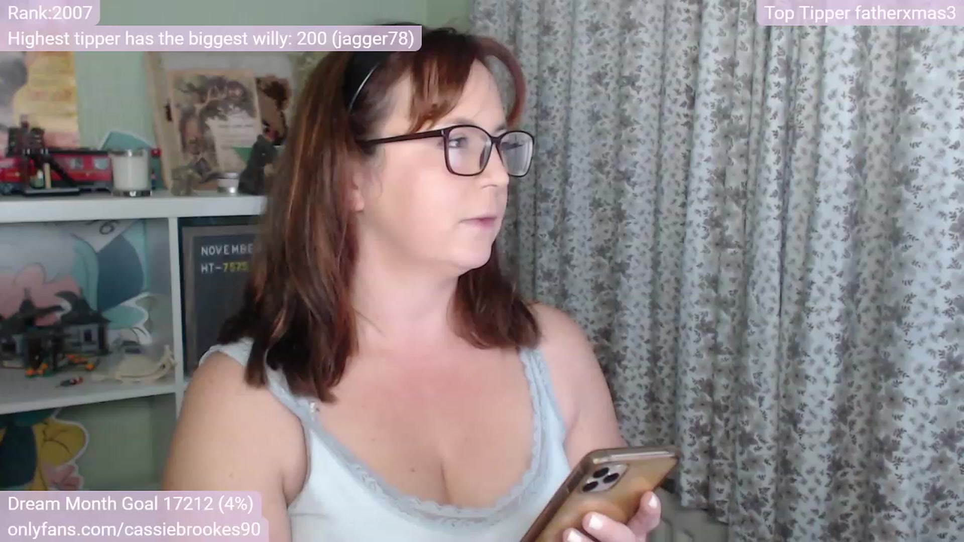 Gallery image thumbnail from CassieBrookes's myfreecams stream on, 11/25/2022, 19:16 image 16 of 20