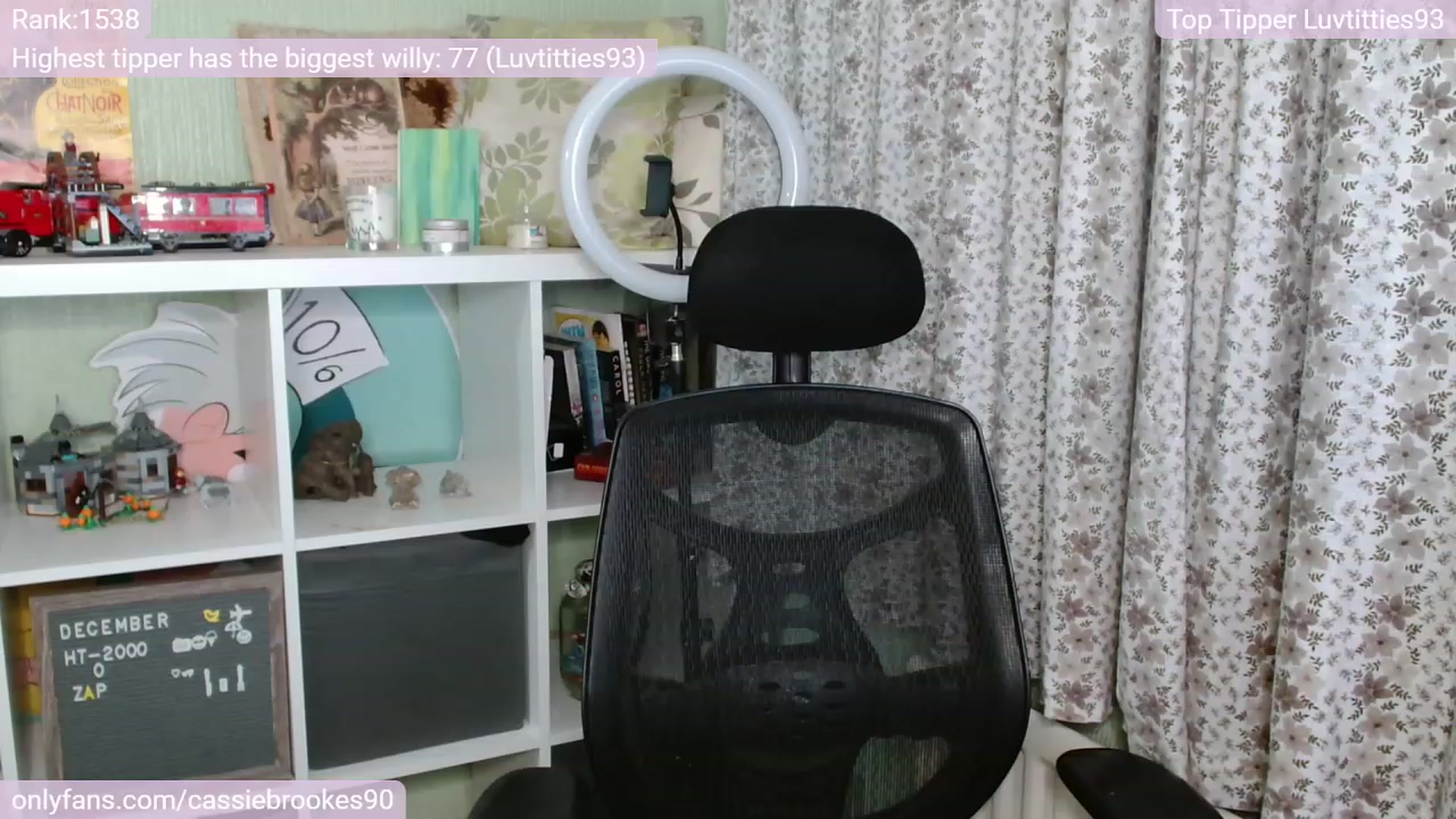 Gallery image thumbnail from CassieBrookes's myfreecams stream on, 12/09/2022, 16:36 image 1 of 20