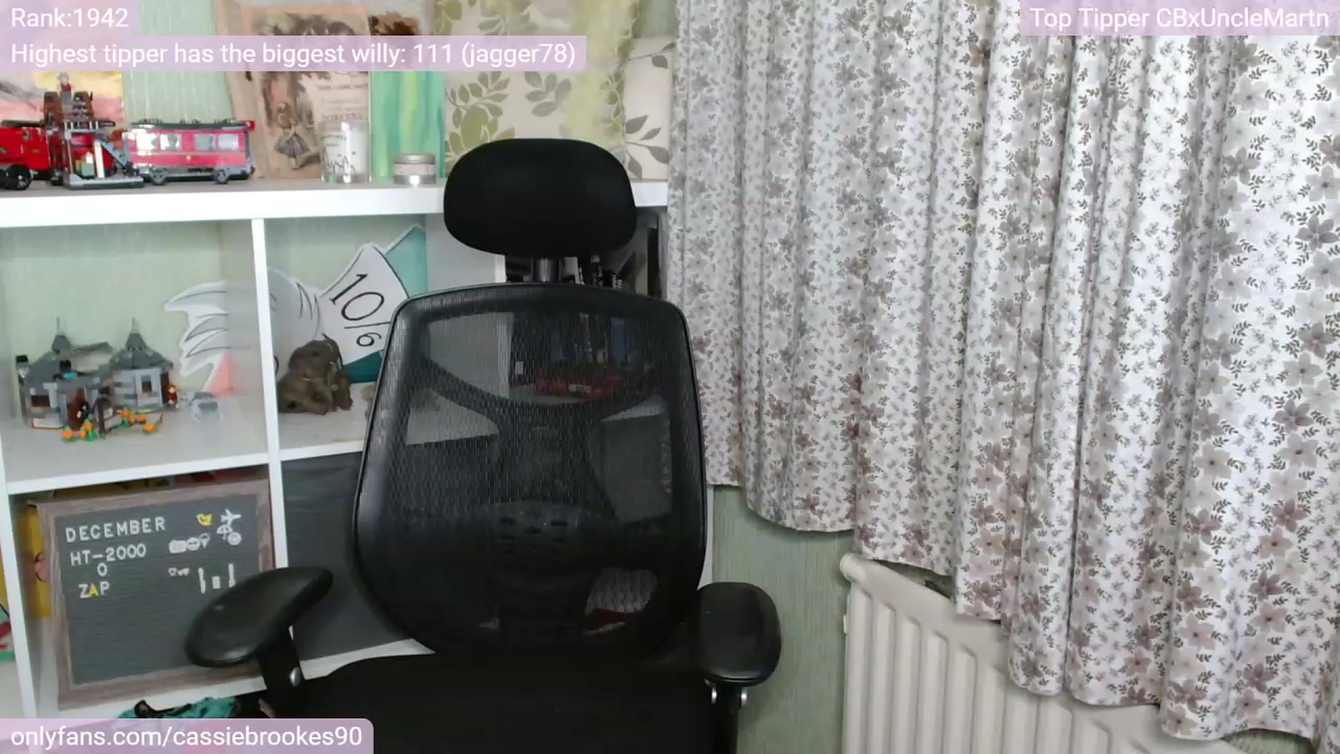 Gallery image thumbnail from CassieBrookes's myfreecams stream on, 12/15/2022, 20:53 image 18 of 20