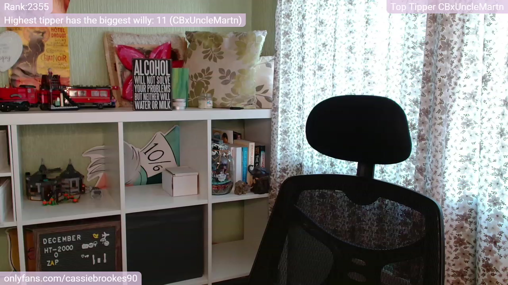 Gallery image thumbnail from CassieBrookes's myfreecams stream on, 12/21/2022, 15:36 image 4 of 20