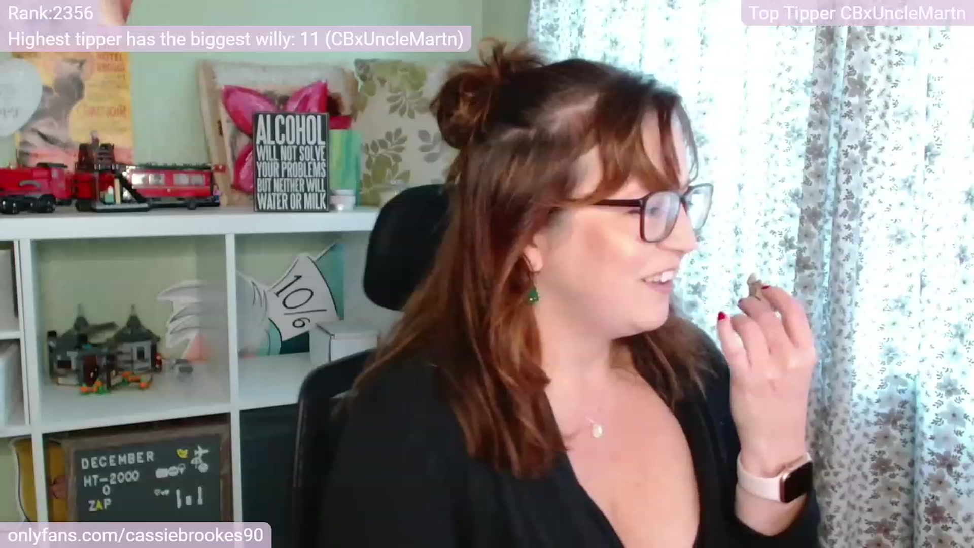 Gallery image thumbnail from CassieBrookes's myfreecams stream on, 12/21/2022, 15:36 image 14 of 20