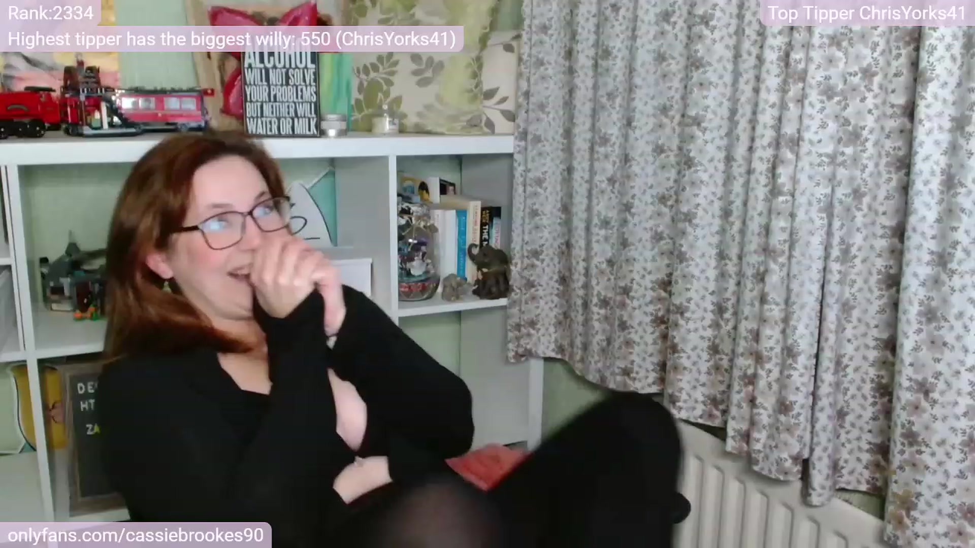Gallery image thumbnail from CassieBrookes's myfreecams stream on, 12/22/2022, 16:35 image 19 of 20