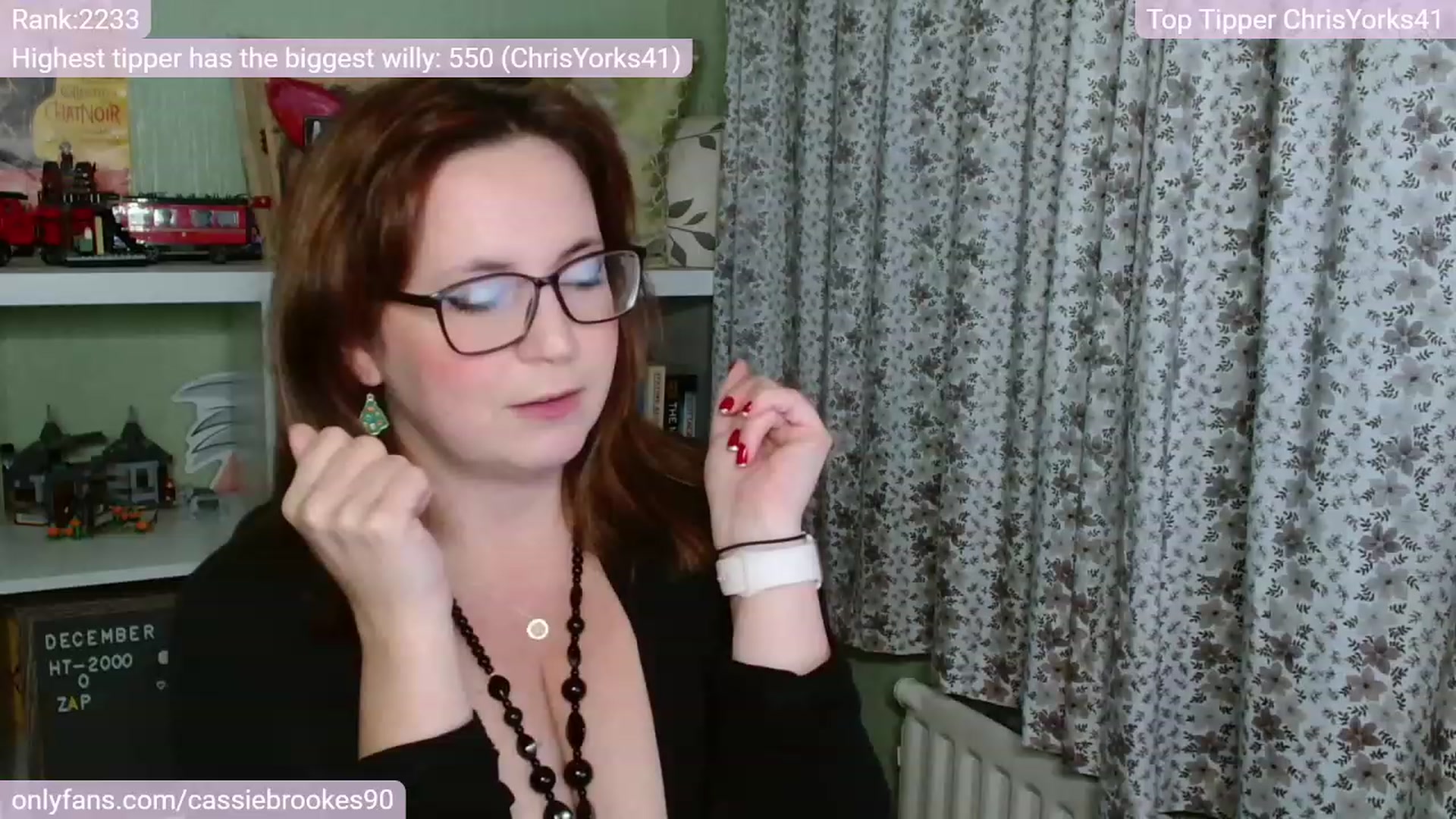 Gallery image thumbnail from CassieBrookes's myfreecams stream on, 12/22/2022, 17:54 image 14 of 20