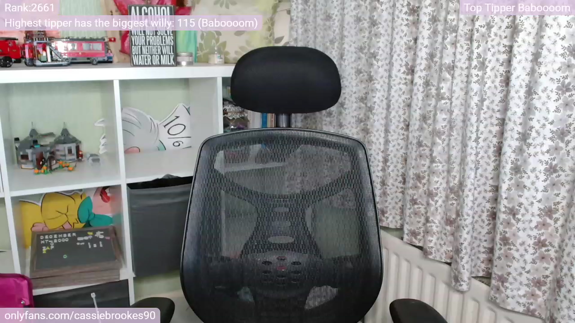 Gallery image thumbnail from CassieBrookes's myfreecams stream on, 12/27/2022, 20:36 image 3 of 20