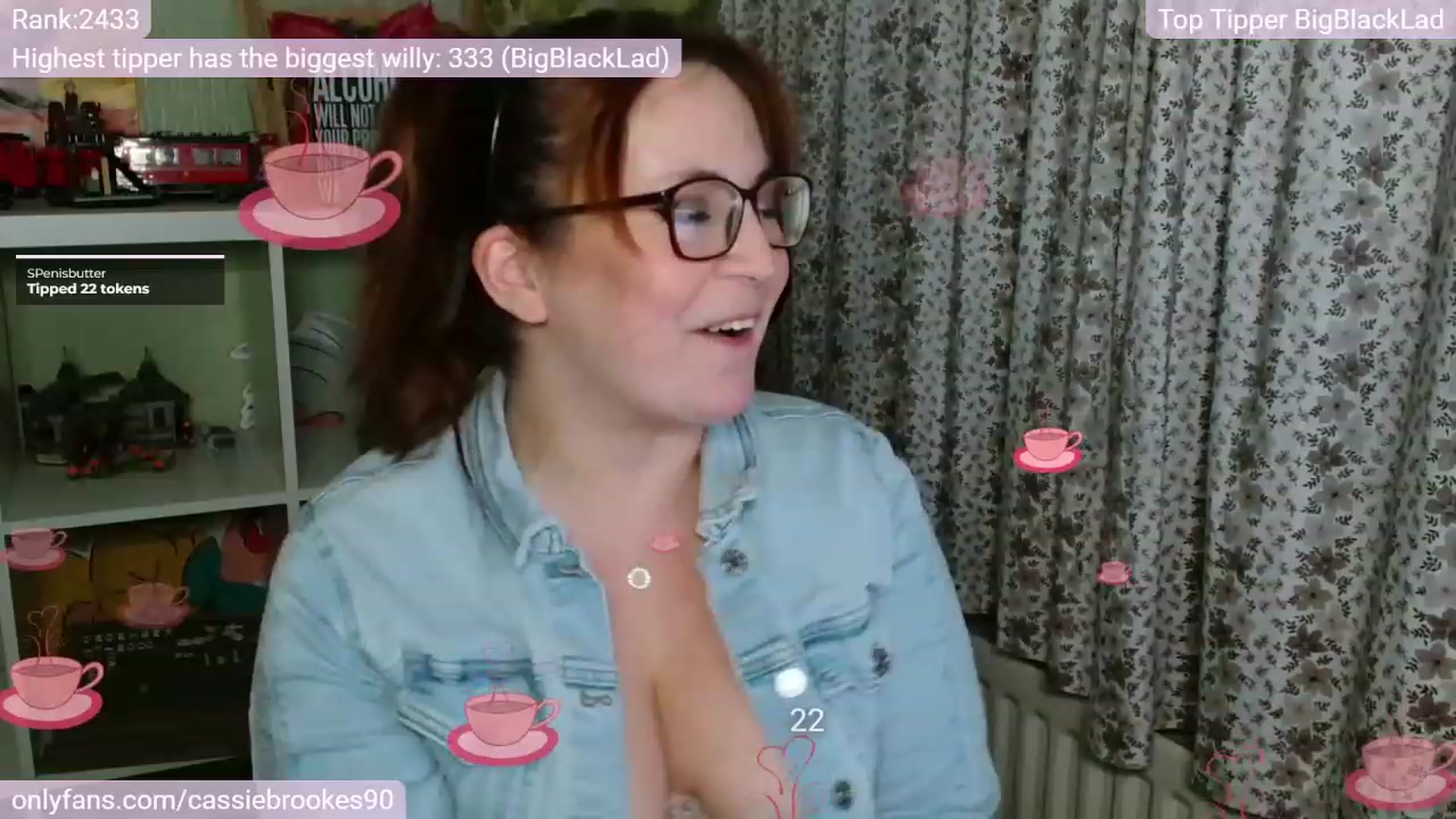 Gallery image thumbnail from CassieBrookes's myfreecams stream on, 12/27/2022, 21:15 image 19 of 20