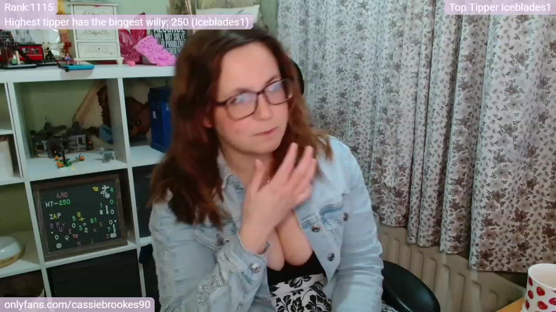Gallery image thumbnail from CassieBrookes's myfreecams stream on, 03/01/2023, 19:05 image 10 of 20