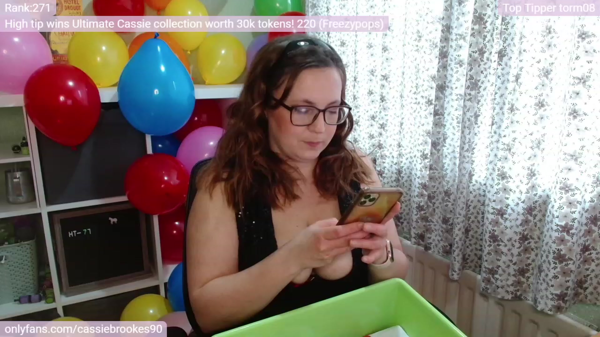 Gallery image thumbnail from CassieBrookes's myfreecams stream on, 04/01/2023, 18:01 image 9 of 20