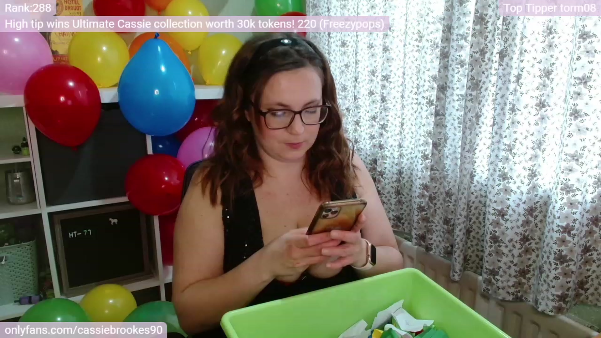 Gallery image thumbnail from CassieBrookes's myfreecams stream on, 04/01/2023, 18:01 image 7 of 20