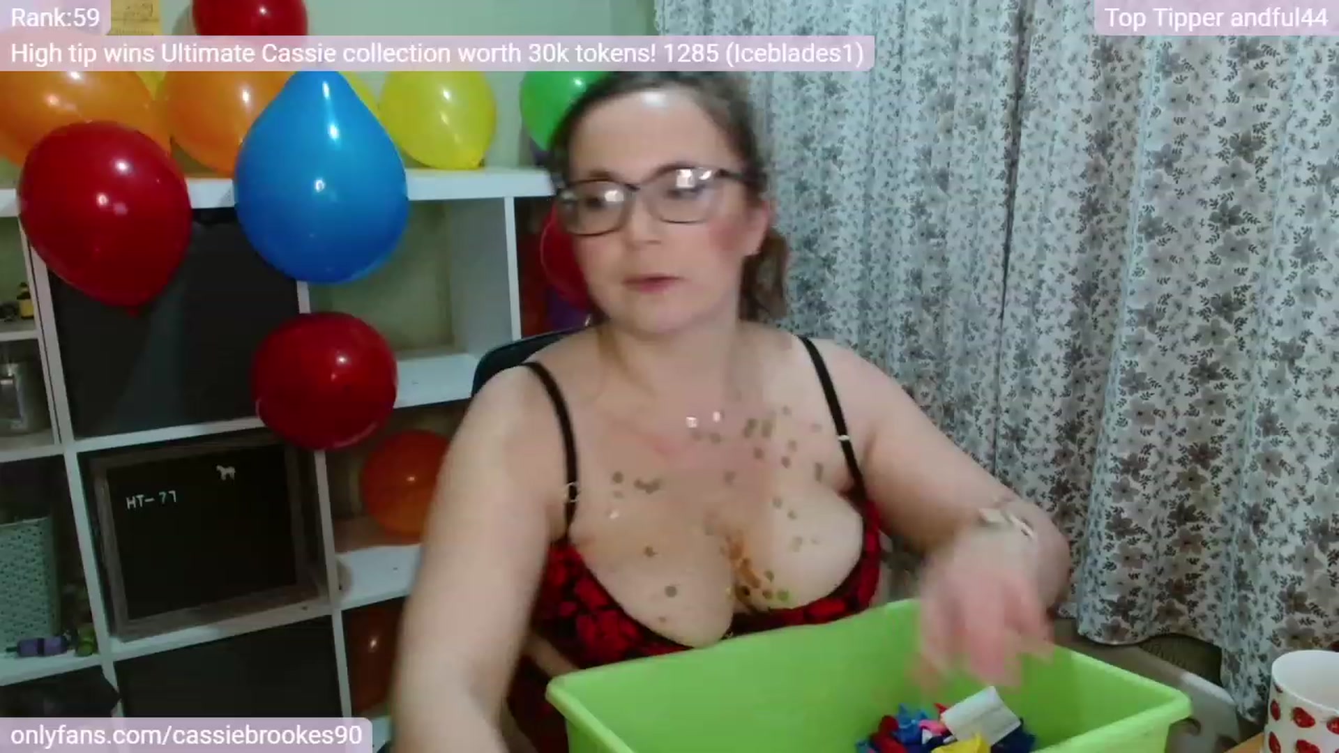 Gallery image thumbnail from CassieBrookes's myfreecams stream on, 04/01/2023, 21:25 image 3 of 20
