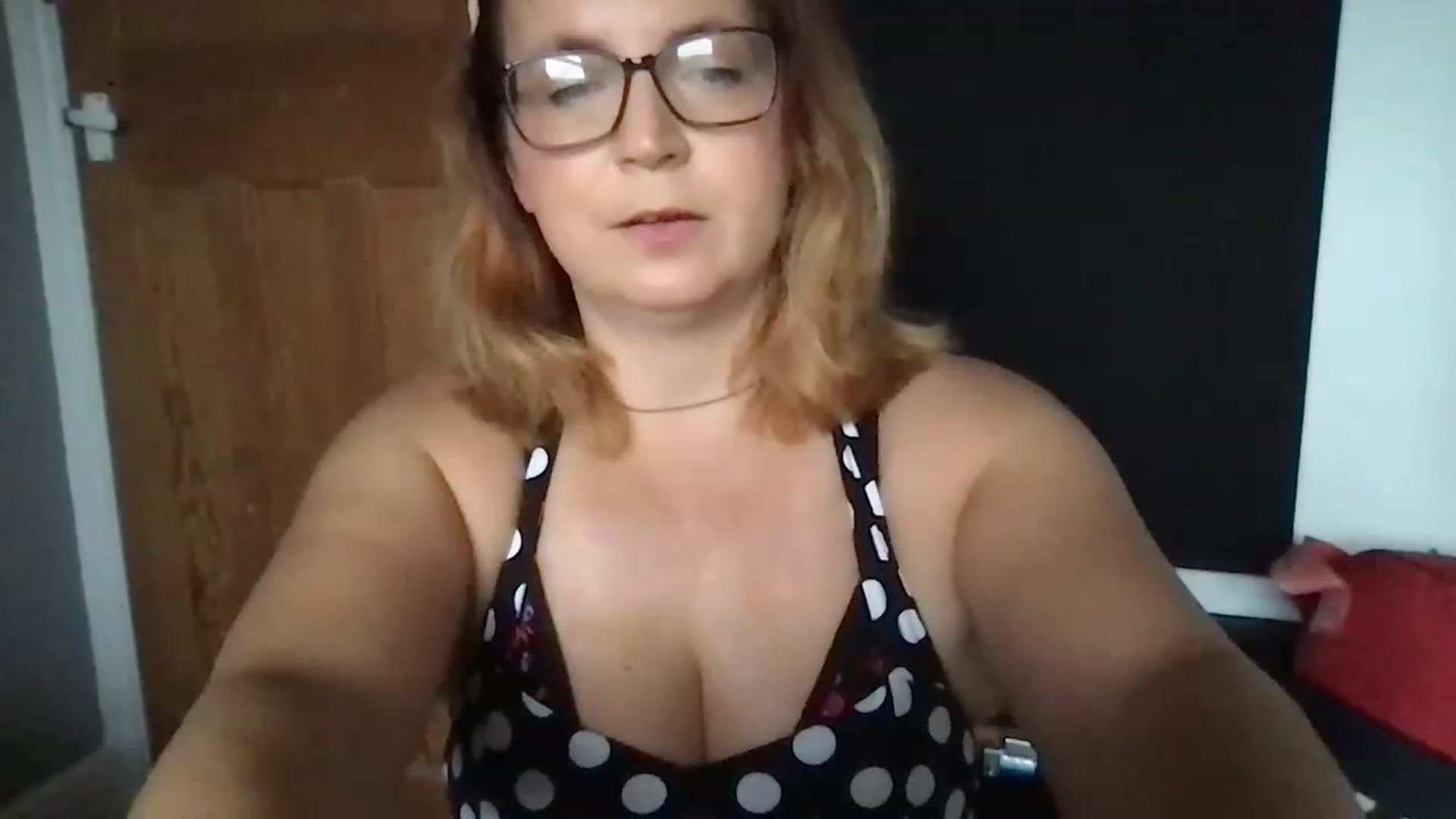 Gallery image thumbnail from CassieBrookes's myfreecams stream on, 07/26/2023, 17:29 image 18 of 20