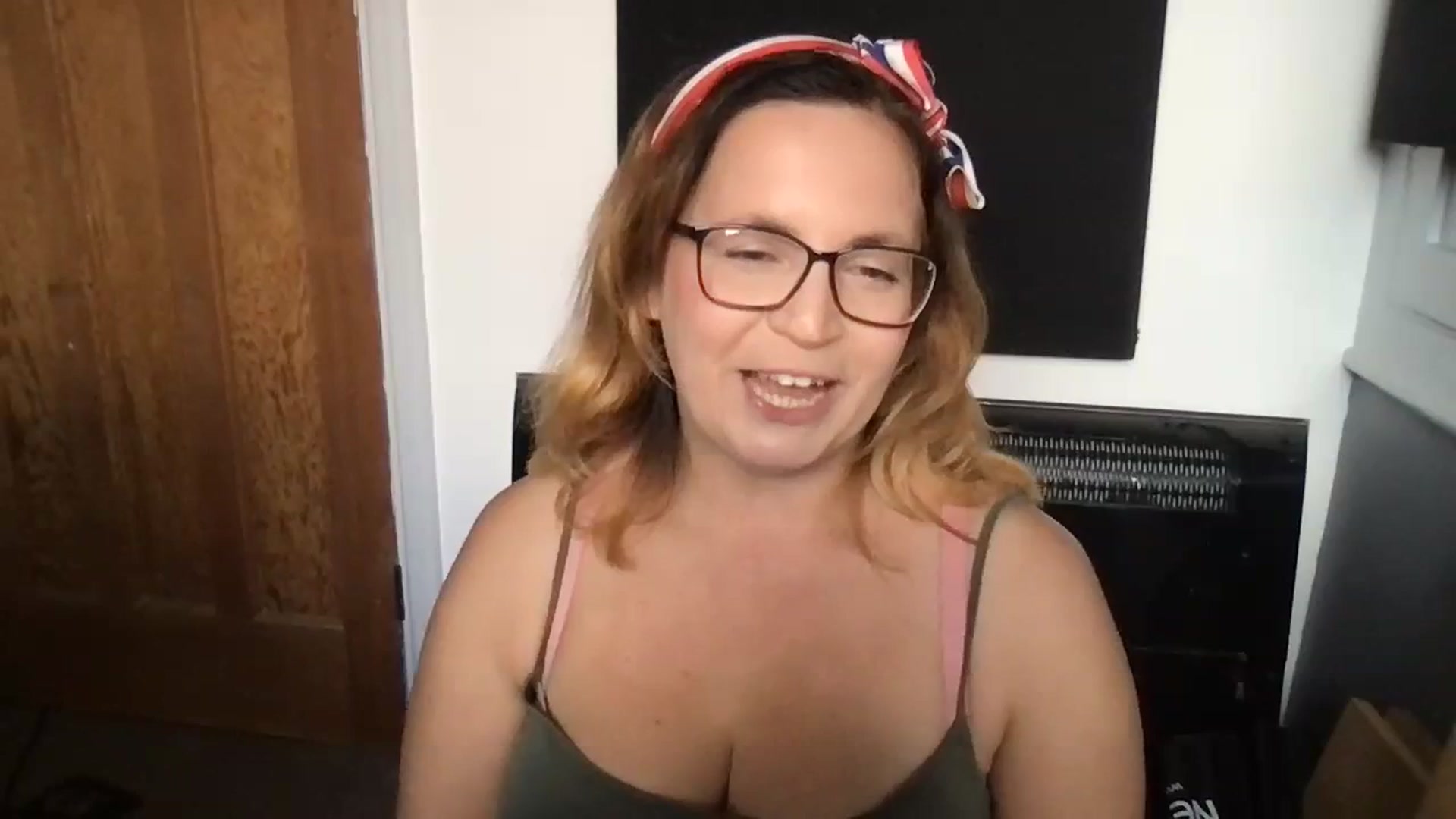 Gallery image thumbnail from CassieBrookes's myfreecams stream on, 08/29/2023, 15:23 image 19 of 20
