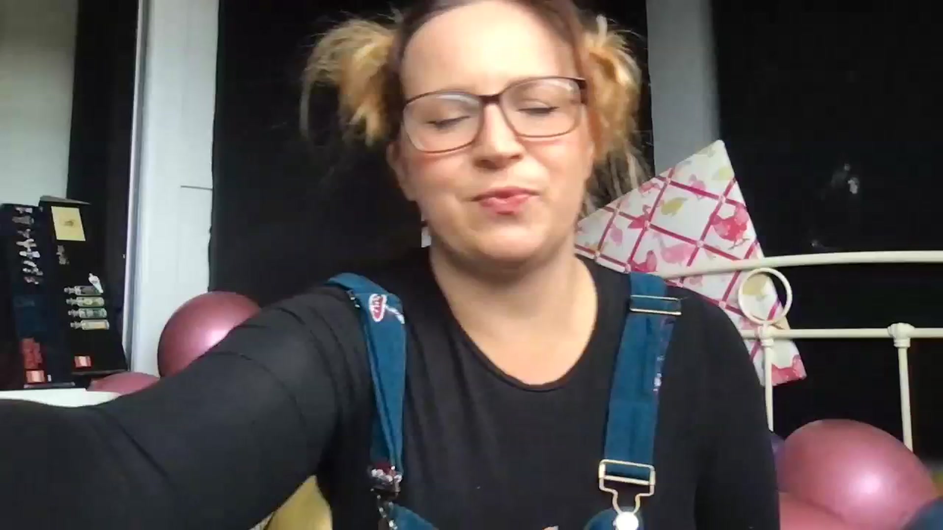 Gallery image thumbnail from CassieBrookes's myfreecams stream on, 10/04/2023, 13:49 image 2 of 20