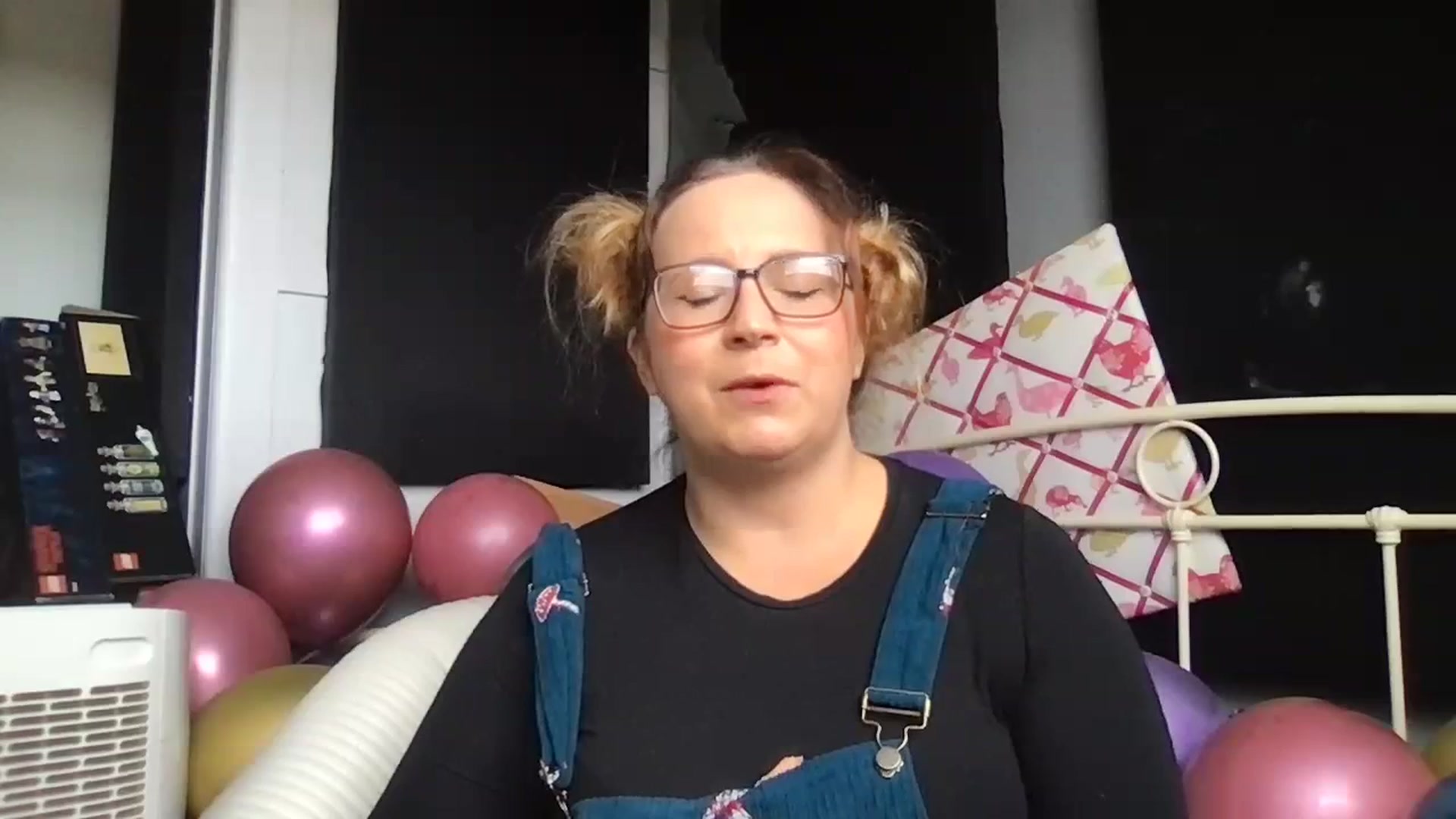 Gallery image thumbnail from CassieBrookes's myfreecams stream on, 10/04/2023, 13:49 image 3 of 20