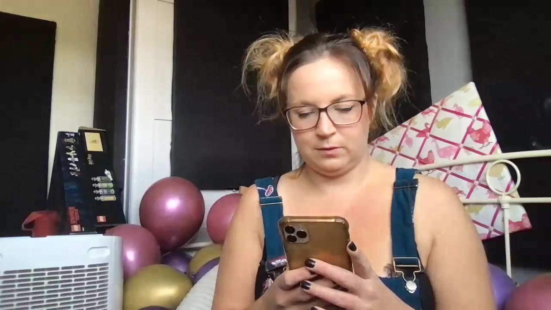 Gallery image thumbnail from CassieBrookes's myfreecams stream on, 10/04/2023, 13:49 image 7 of 20