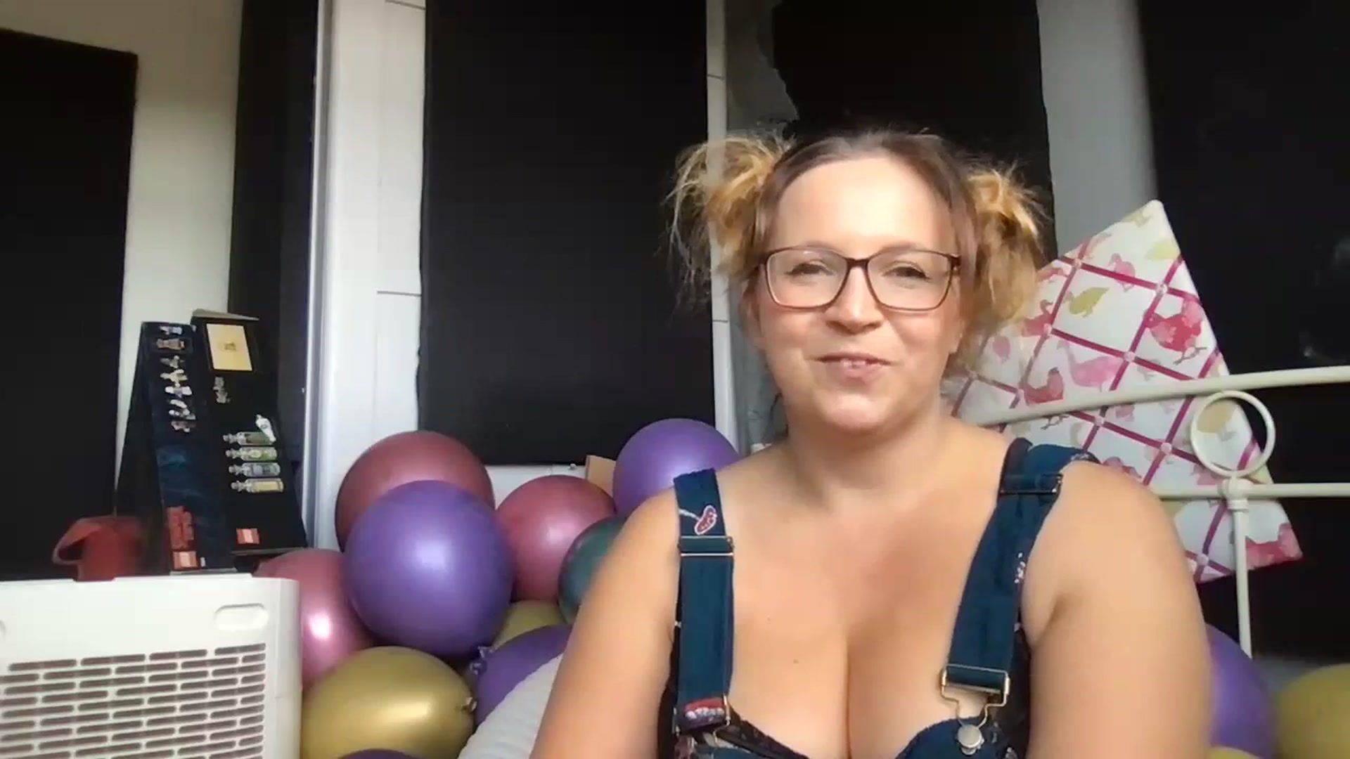 Gallery image thumbnail from CassieBrookes's myfreecams stream on, 10/04/2023, 13:49 image 14 of 20