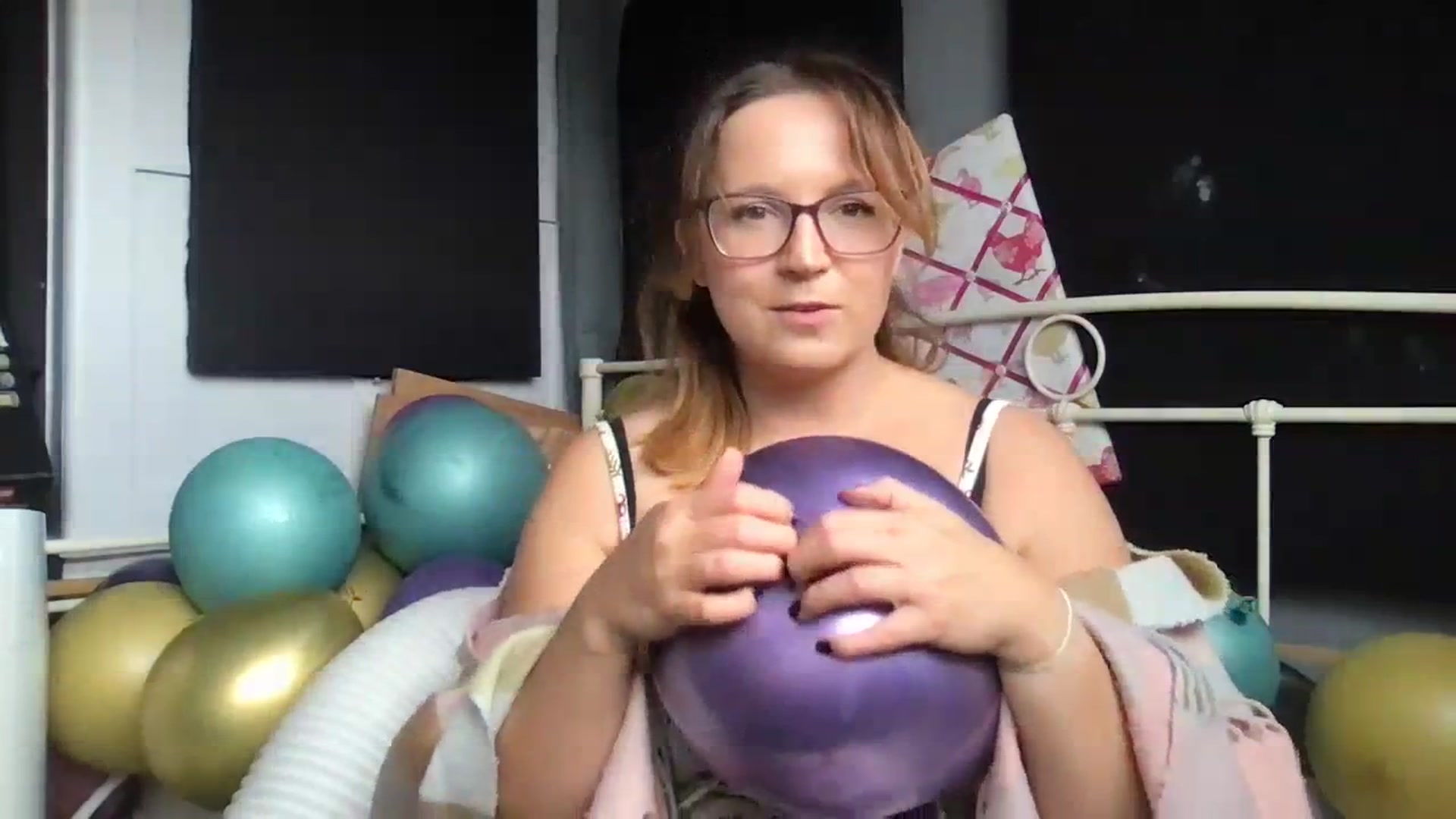 Gallery image thumbnail from CassieBrookes's myfreecams stream on, 10/05/2023, 13:15 image 19 of 20