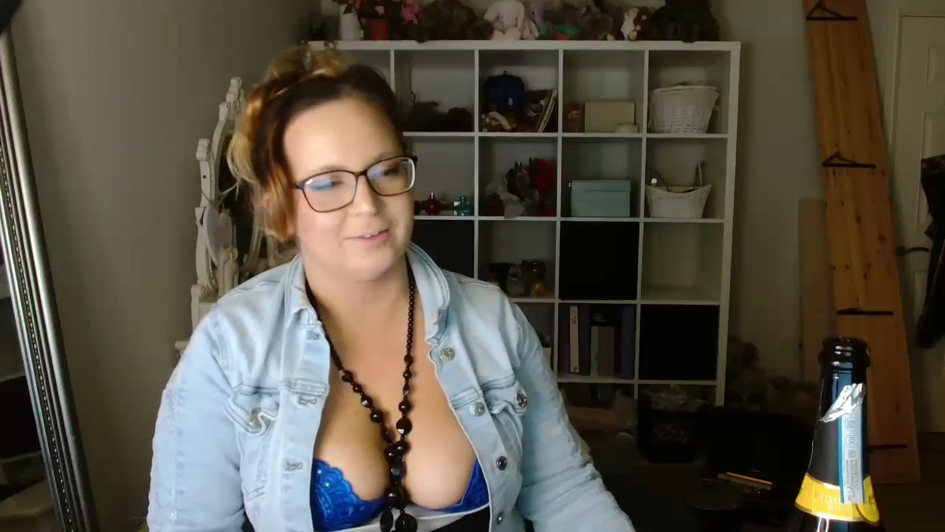 Gallery image thumbnail from CassieBrookes's myfreecams stream on, 11/03/2023, 19:12 image 4 of 20