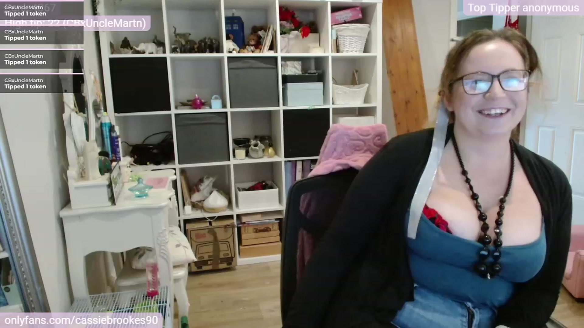 Gallery image thumbnail from CassieBrookes's myfreecams stream on, 11/14/2023, 15:16 image 4 of 20