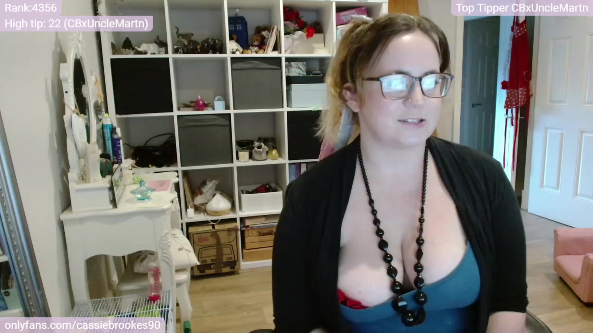 Gallery image thumbnail from CassieBrookes's myfreecams stream on, 11/14/2023, 15:16 image 14 of 20
