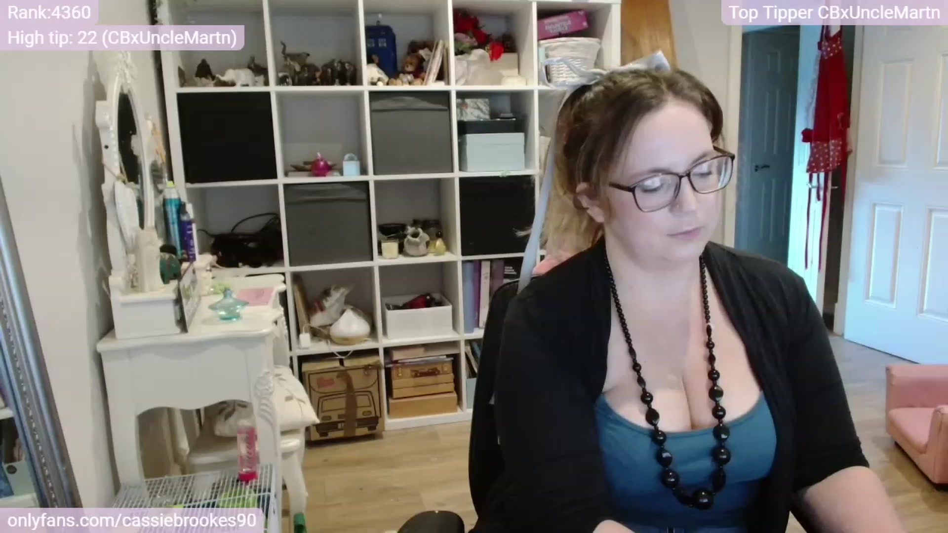 Gallery image thumbnail from CassieBrookes's myfreecams stream on, 11/14/2023, 15:16 image 18 of 20
