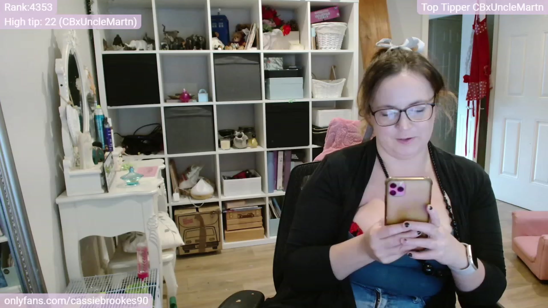 Gallery image thumbnail from CassieBrookes's myfreecams stream on, 11/14/2023, 15:16 image 12 of 20