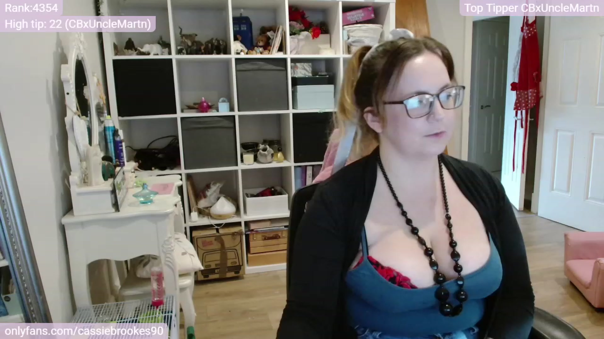 Gallery image thumbnail from CassieBrookes's myfreecams stream on, 11/14/2023, 15:16 image 9 of 20