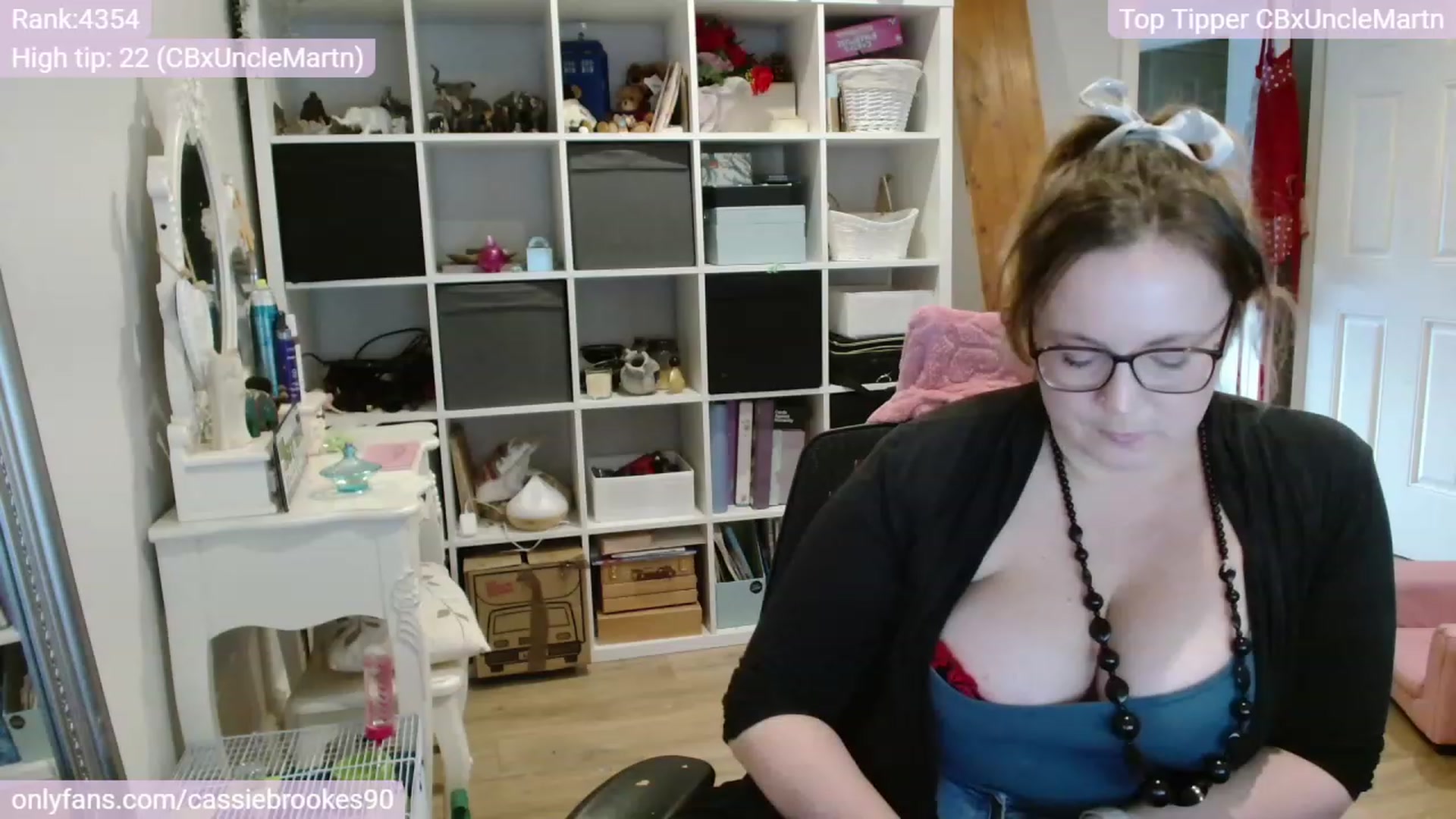 Gallery image thumbnail from CassieBrookes's myfreecams stream on, 11/14/2023, 15:16 image 13 of 20