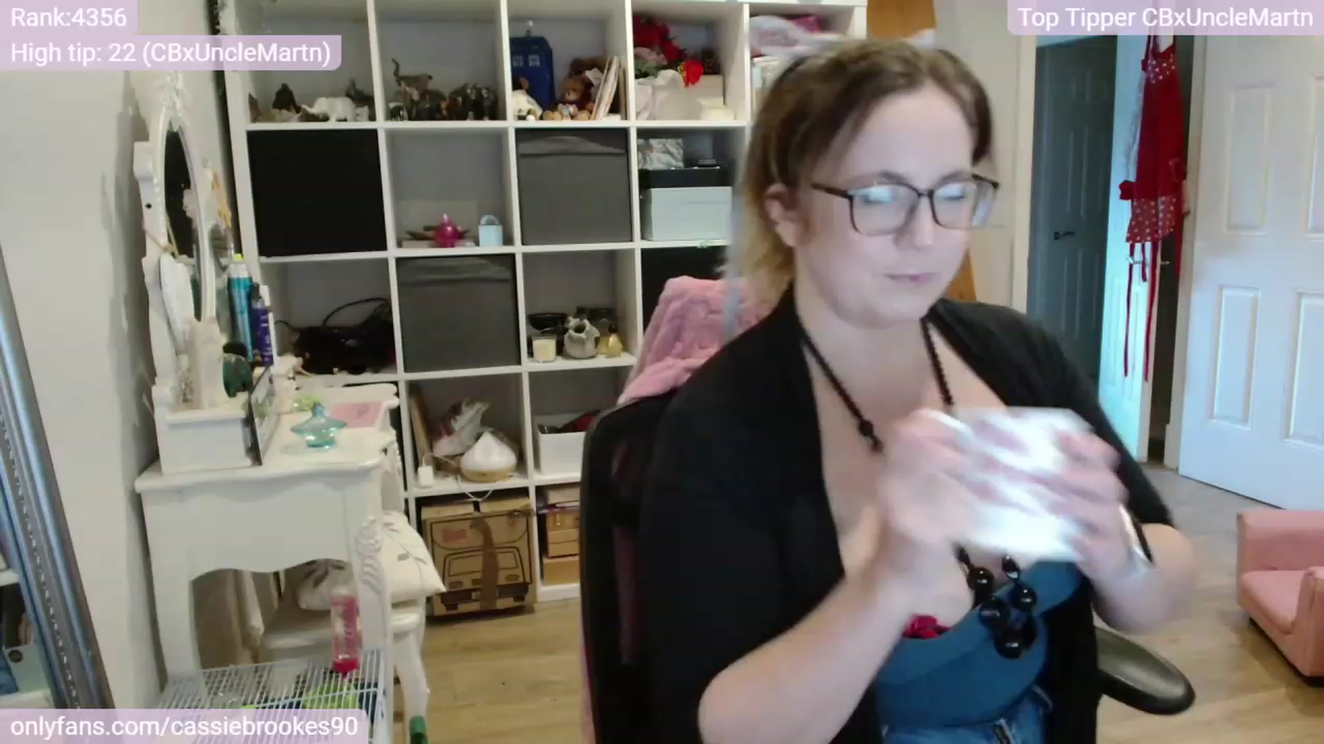 Gallery image thumbnail from CassieBrookes's myfreecams stream on, 11/14/2023, 15:16 image 16 of 20