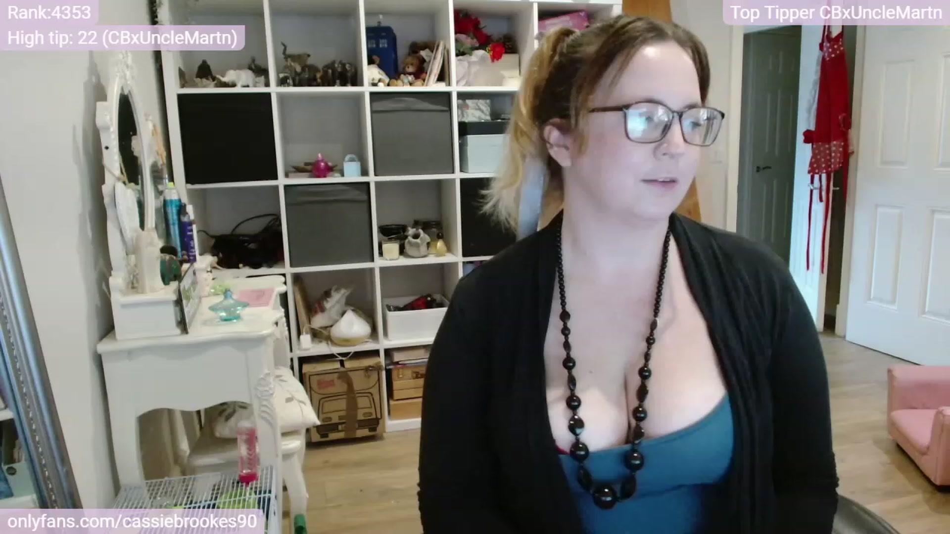 Gallery image thumbnail from CassieBrookes's myfreecams stream on, 11/14/2023, 15:16 image 10 of 20