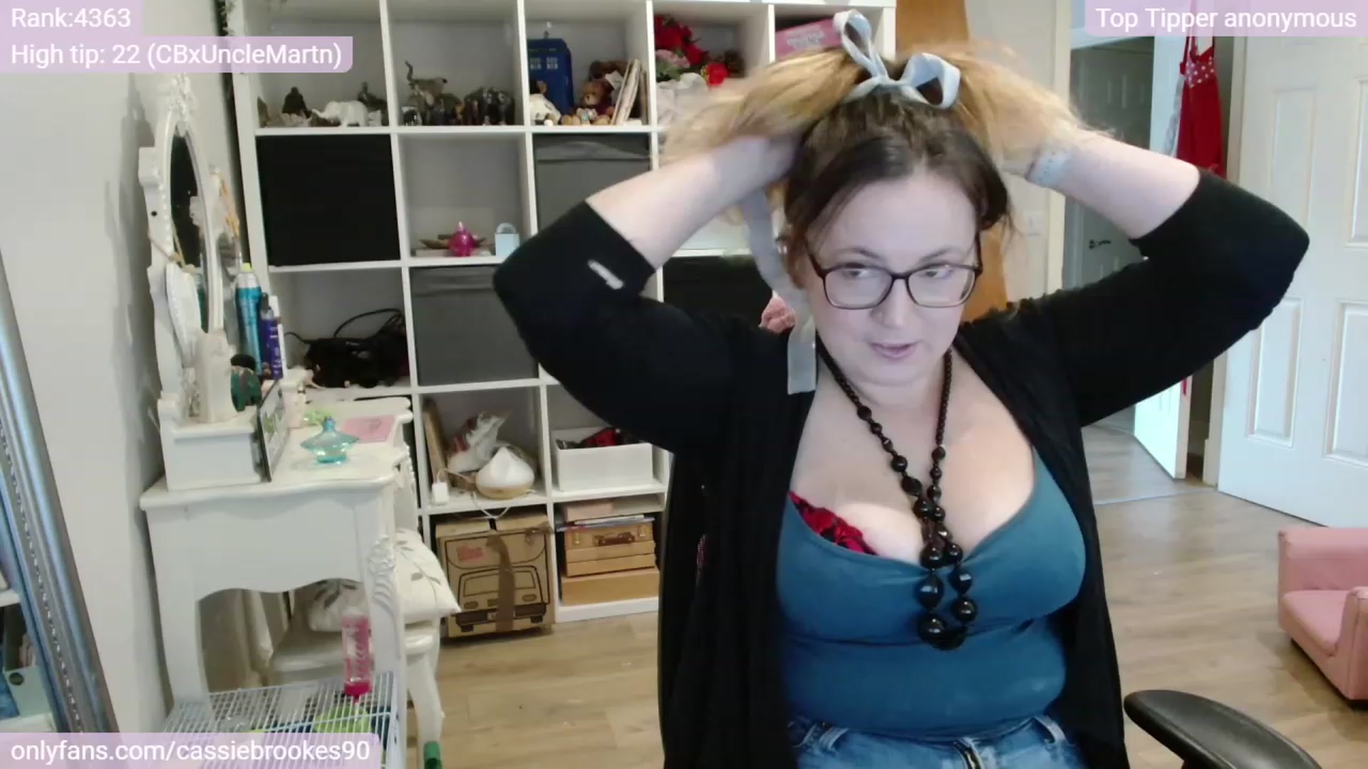 Gallery image thumbnail from CassieBrookes's myfreecams stream on, 11/14/2023, 15:16 image 5 of 20