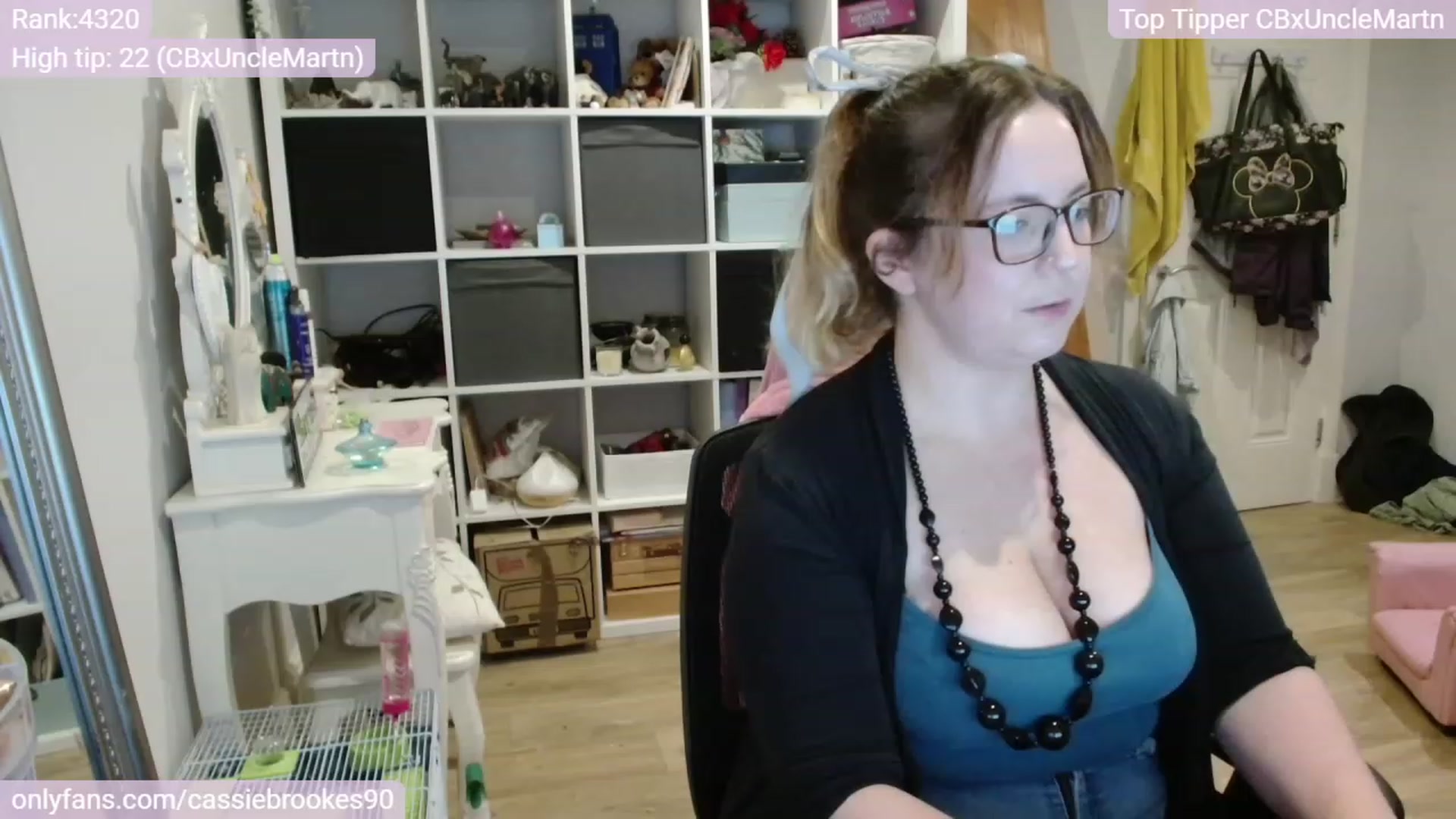 Gallery image thumbnail from CassieBrookes's myfreecams stream on, 11/14/2023, 17:14 image 2 of 20