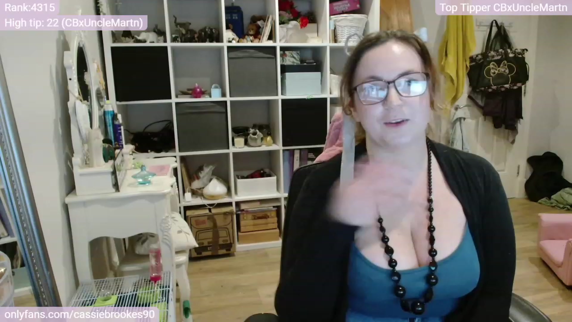Gallery image thumbnail from CassieBrookes's myfreecams stream on, 11/14/2023, 17:14 image 16 of 20