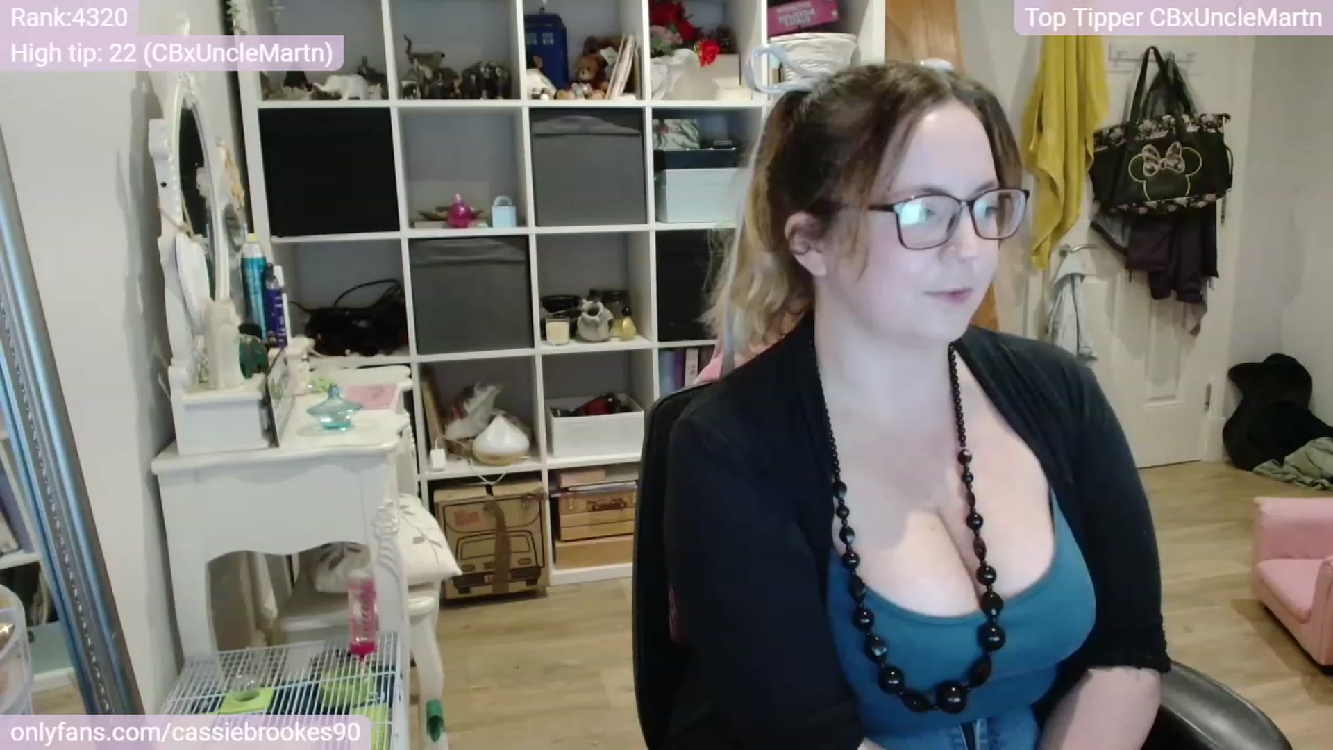 Gallery image thumbnail from CassieBrookes's myfreecams stream on, 11/14/2023, 17:14 image 5 of 20