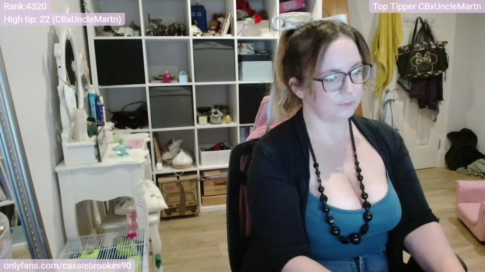 Gallery image thumbnail from CassieBrookes's myfreecams stream on, 11/14/2023, 17:14 image 4 of 20
