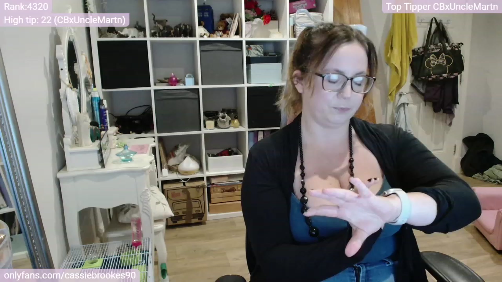 Gallery image thumbnail from CassieBrookes's myfreecams stream on, 11/14/2023, 17:14 image 7 of 20