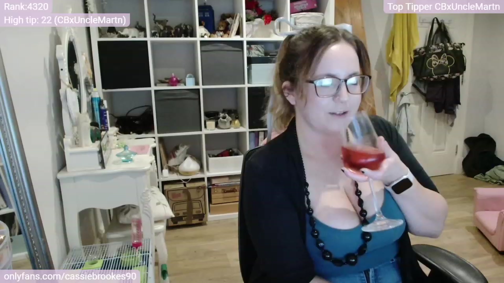 Gallery image thumbnail from CassieBrookes's myfreecams stream on, 11/14/2023, 17:14 image 6 of 20