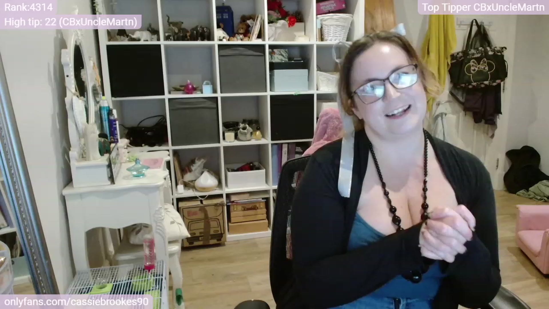 Gallery image thumbnail from CassieBrookes's myfreecams stream on, 11/14/2023, 17:14 image 15 of 20