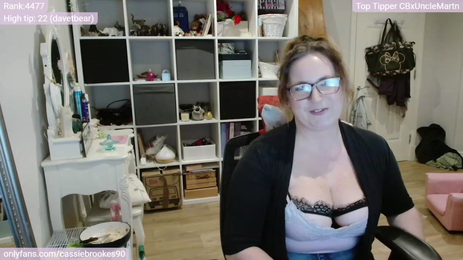 Gallery image thumbnail from CassieBrookes's myfreecams stream on, 11/15/2023, 19:21 image 17 of 20