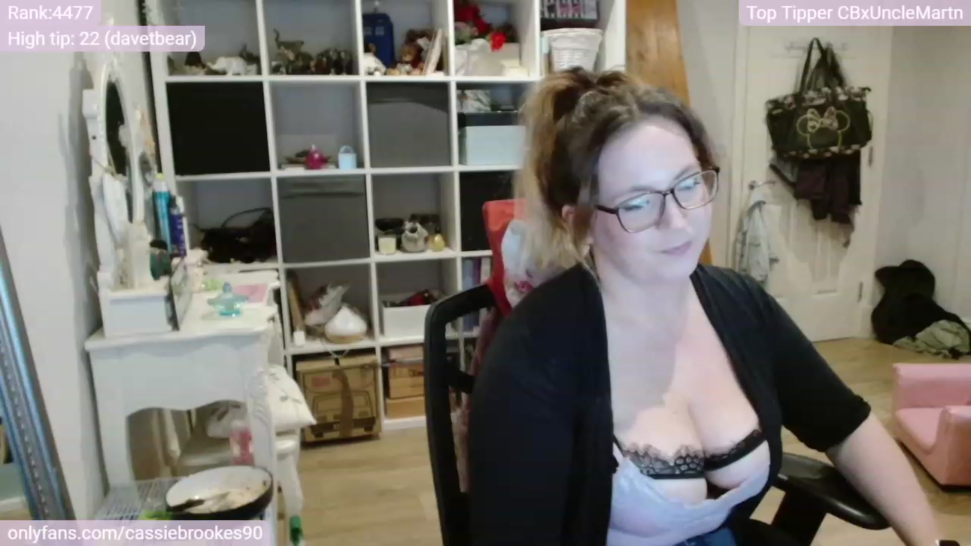 Gallery image thumbnail from CassieBrookes's myfreecams stream on, 11/15/2023, 19:21 image 18 of 20