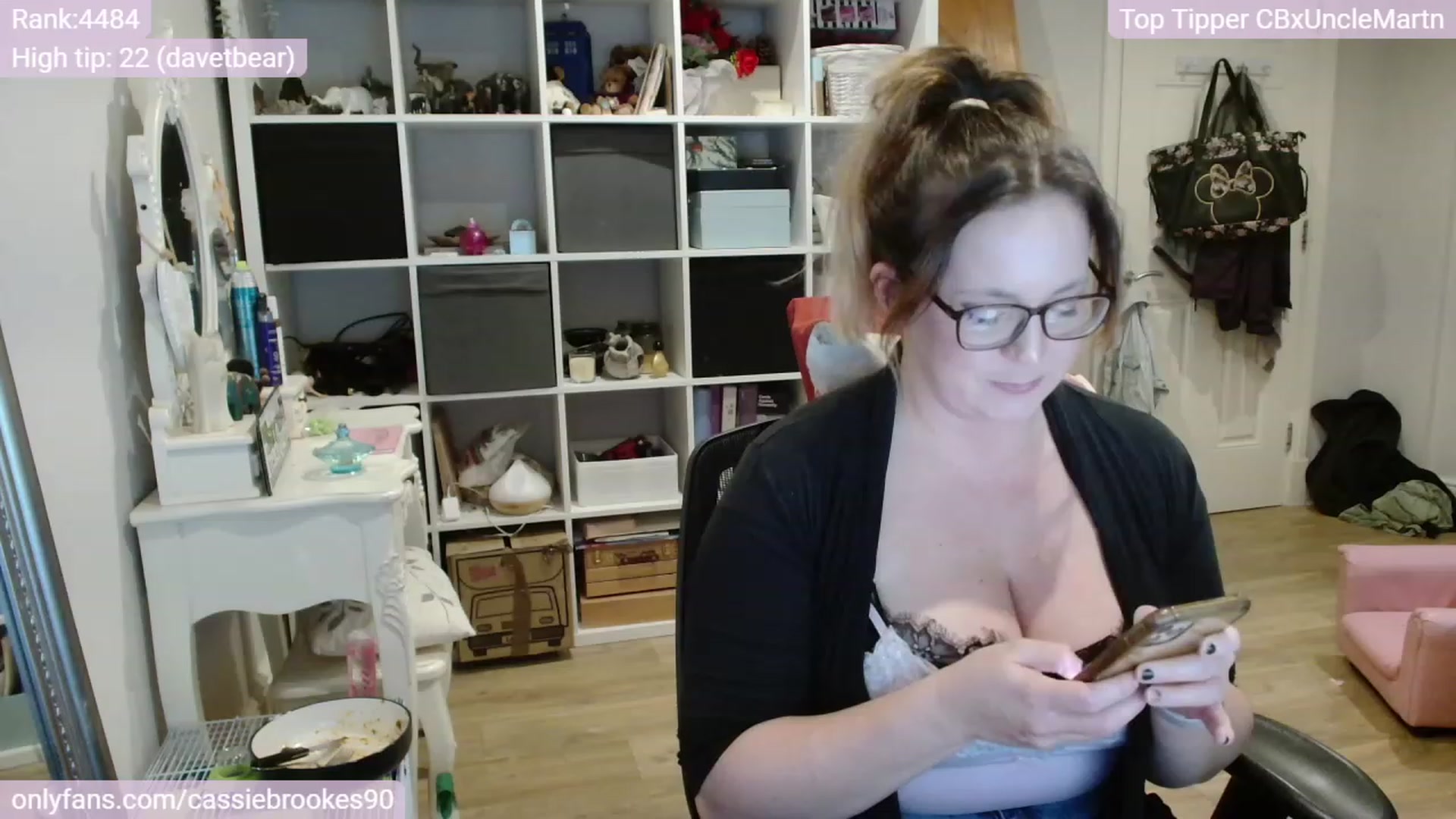 Gallery image thumbnail from CassieBrookes's myfreecams stream on, 11/15/2023, 19:21 image 10 of 20