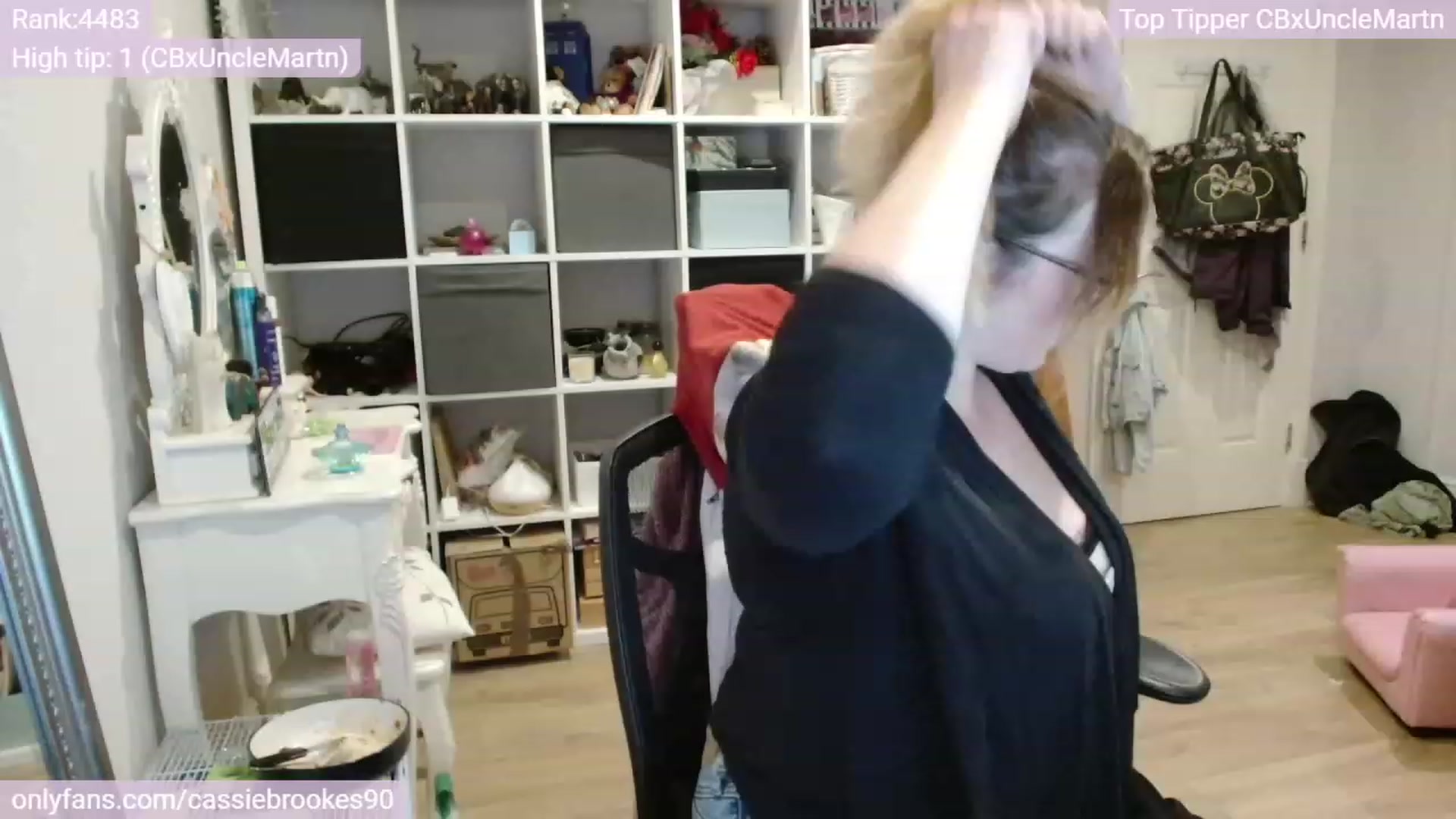 Gallery image thumbnail from CassieBrookes's myfreecams stream on, 11/15/2023, 19:21 image 1 of 20