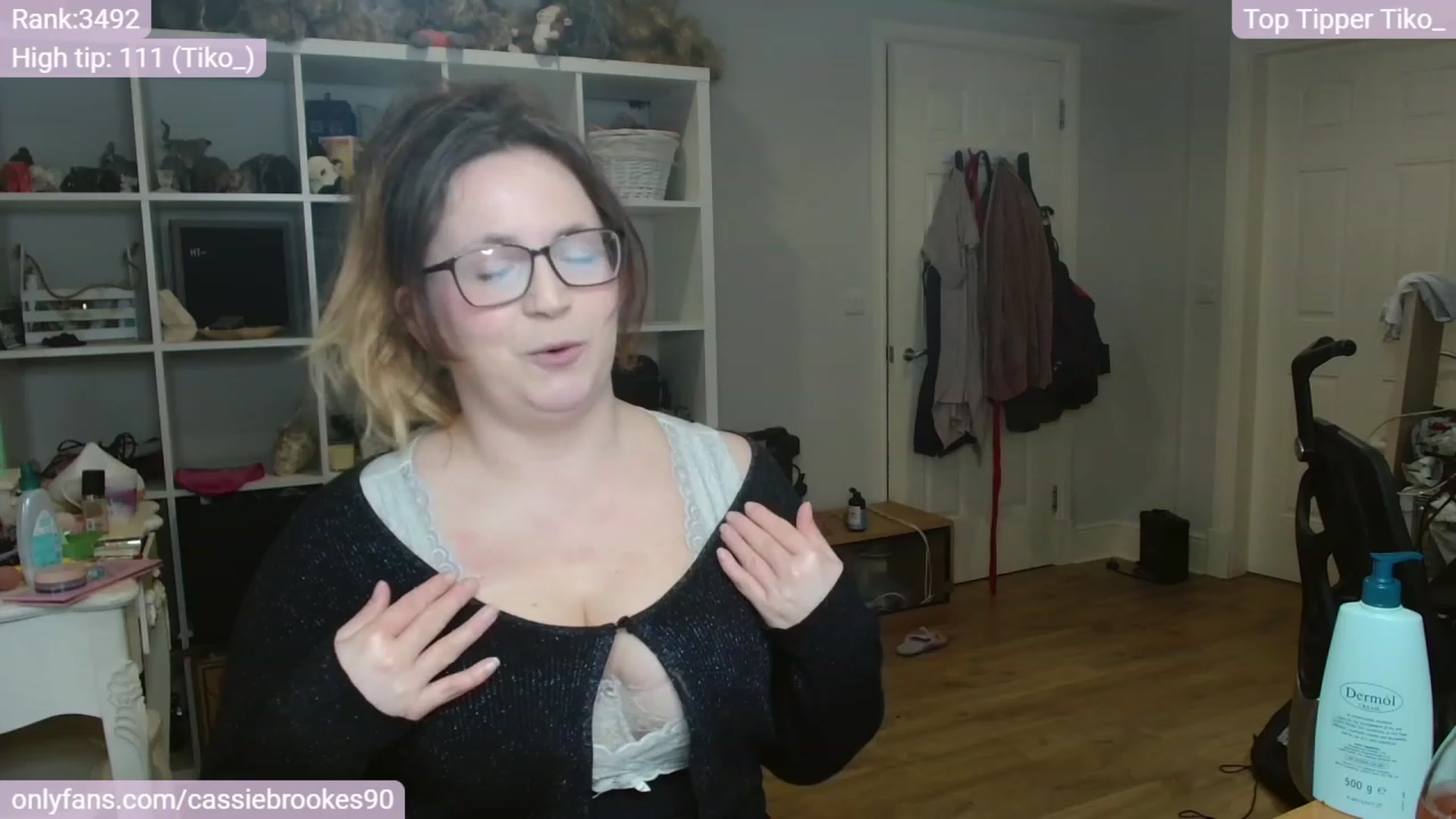 Gallery image thumbnail from CassieBrookes's myfreecams stream on, 02/21/2024, 18:02 image 9 of 20