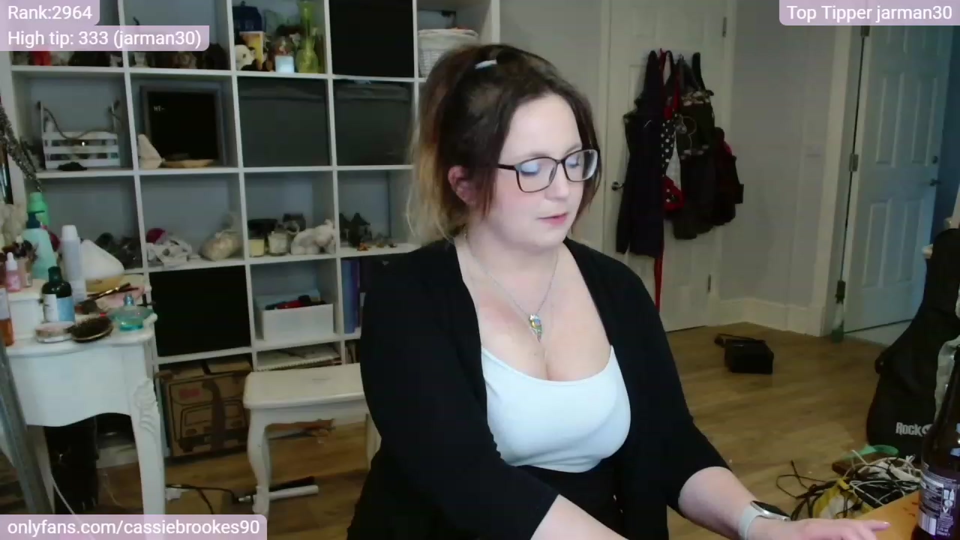 Gallery image thumbnail from CassieBrookes's myfreecams stream on, 03/14/2024, 16:39 image 11 of 20