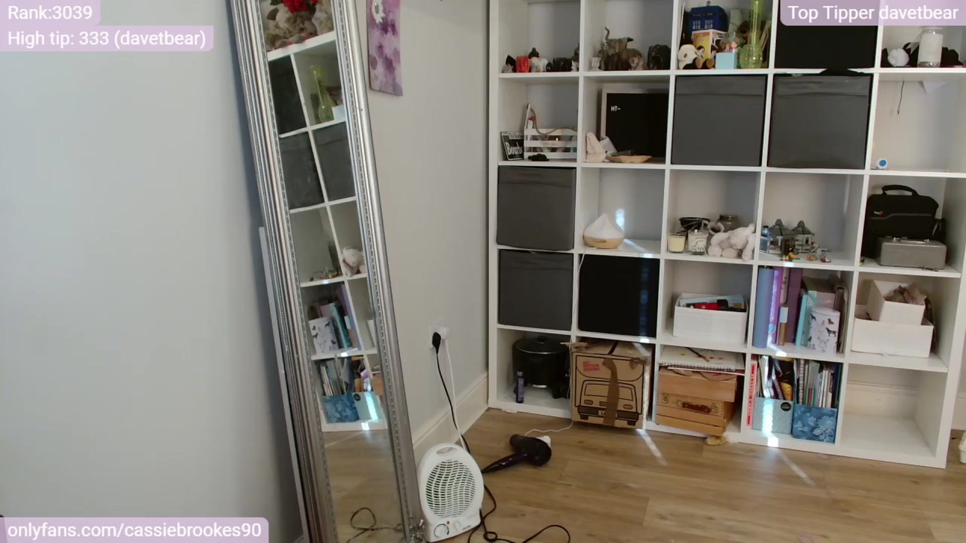 Gallery image thumbnail from CassieBrookes's myfreecams stream on, 03/22/2024, 17:19 image 14 of 20