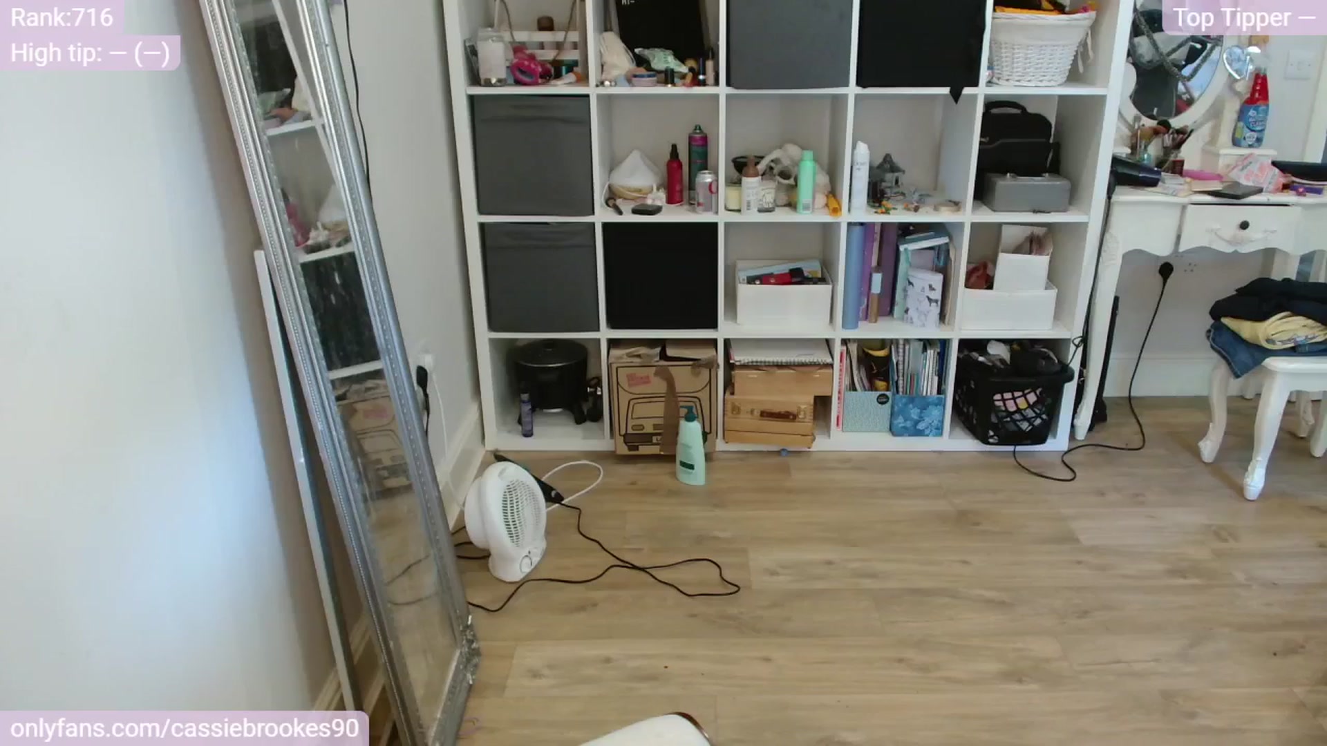 Gallery image thumbnail from CassieBrookes's myfreecams stream on, 05/02/2024, 14:04 image 2 of 20